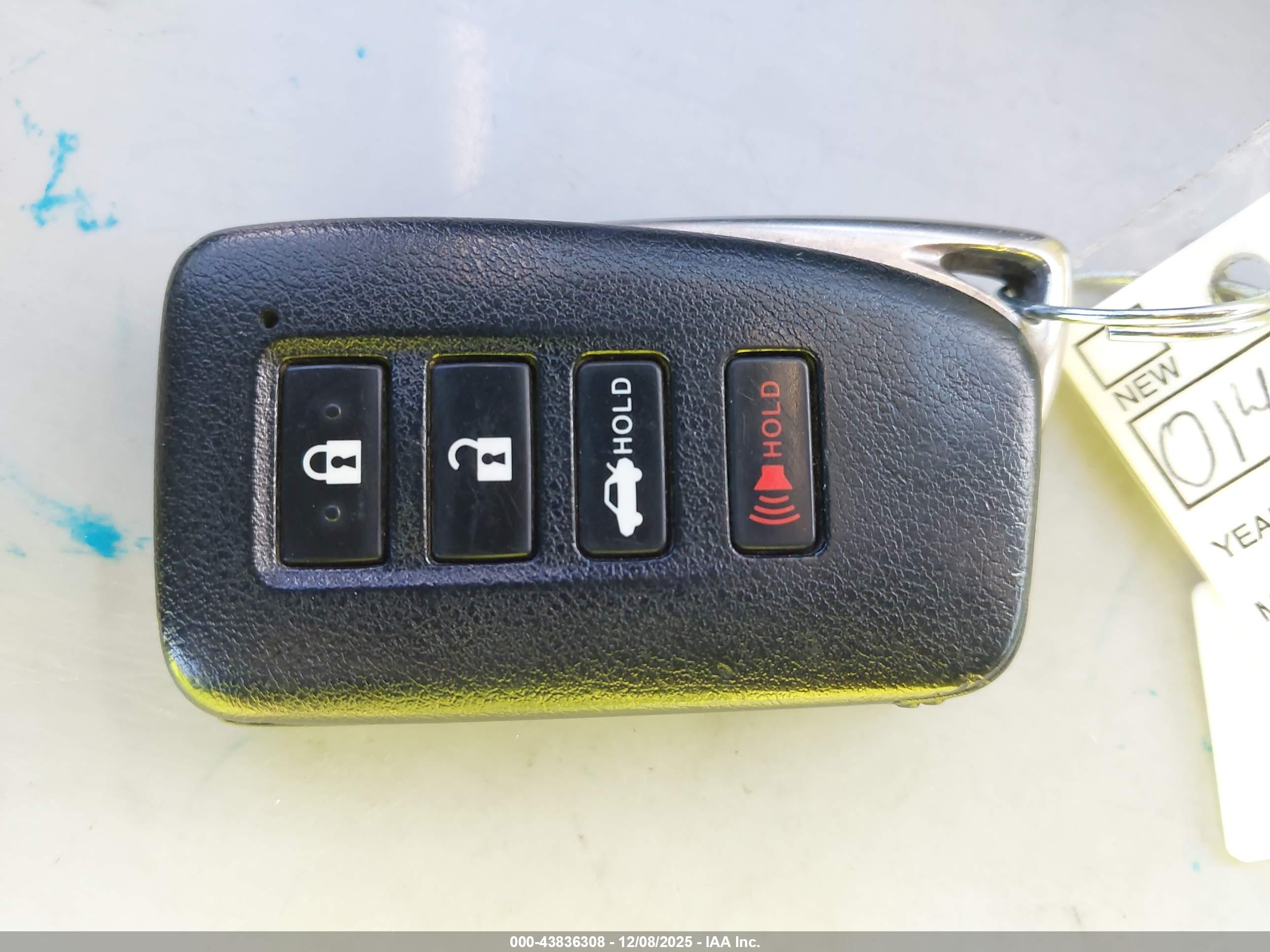 LEXUS IS image 11
