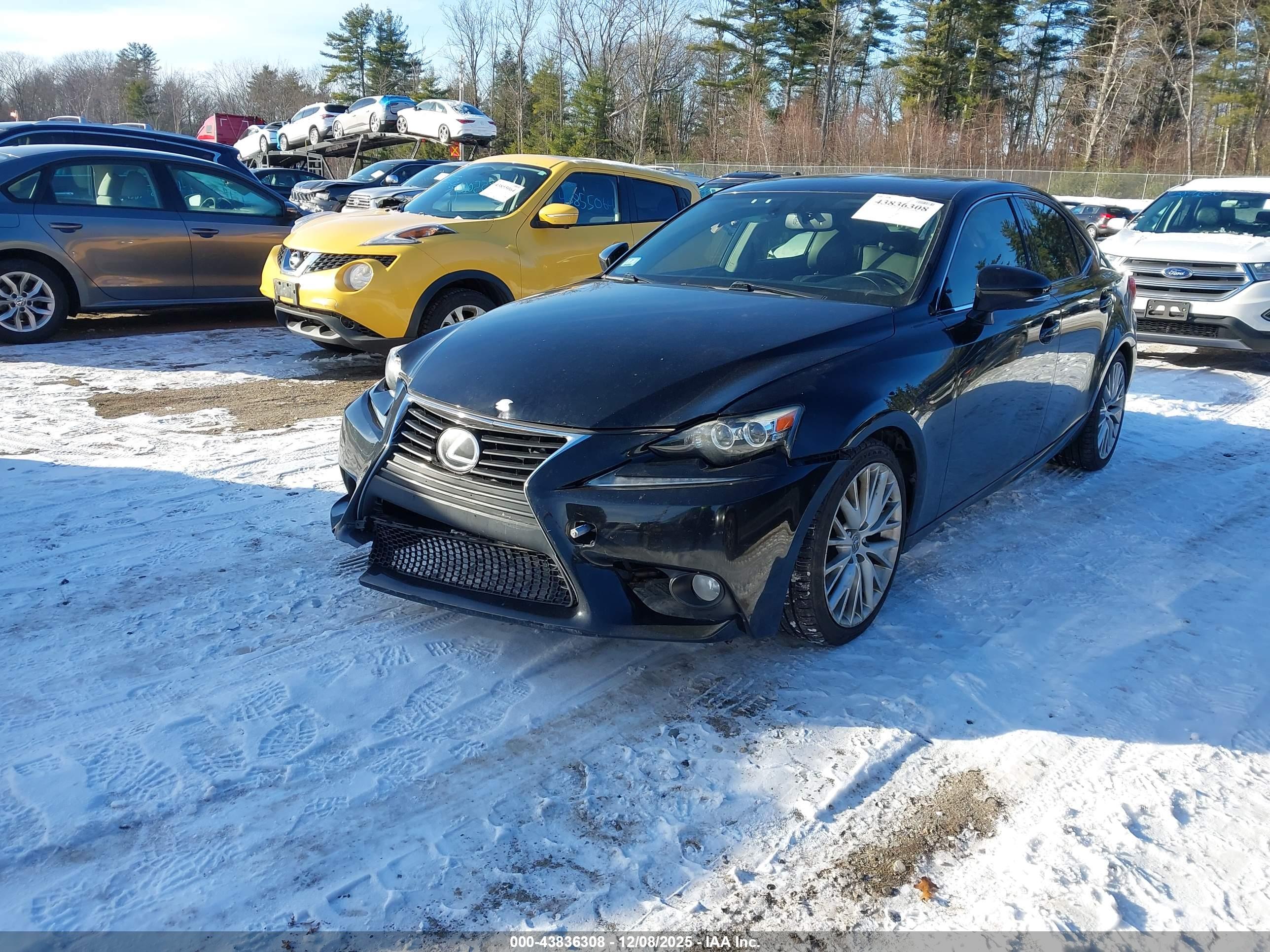 LEXUS IS image 2