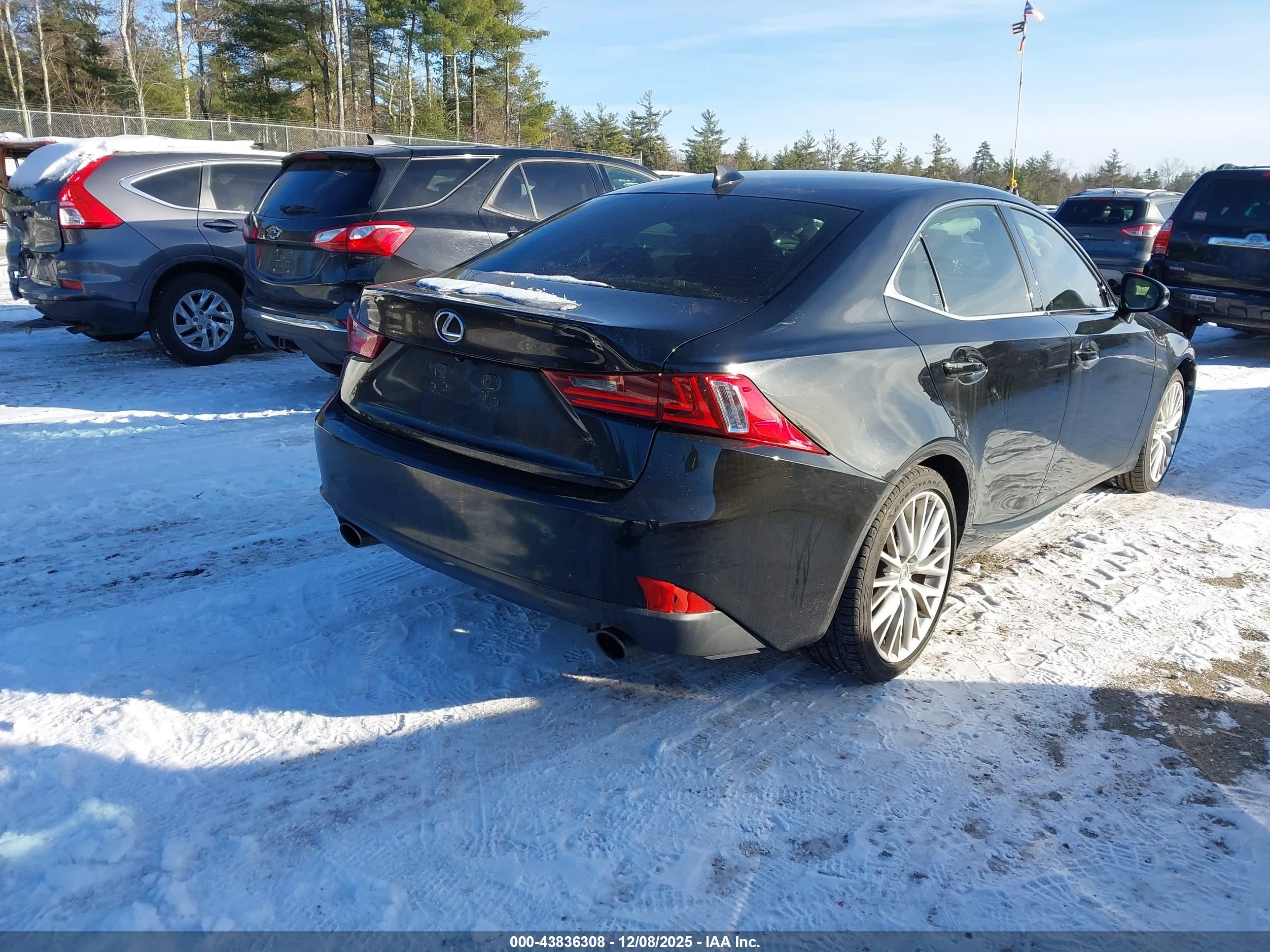 LEXUS IS image 4