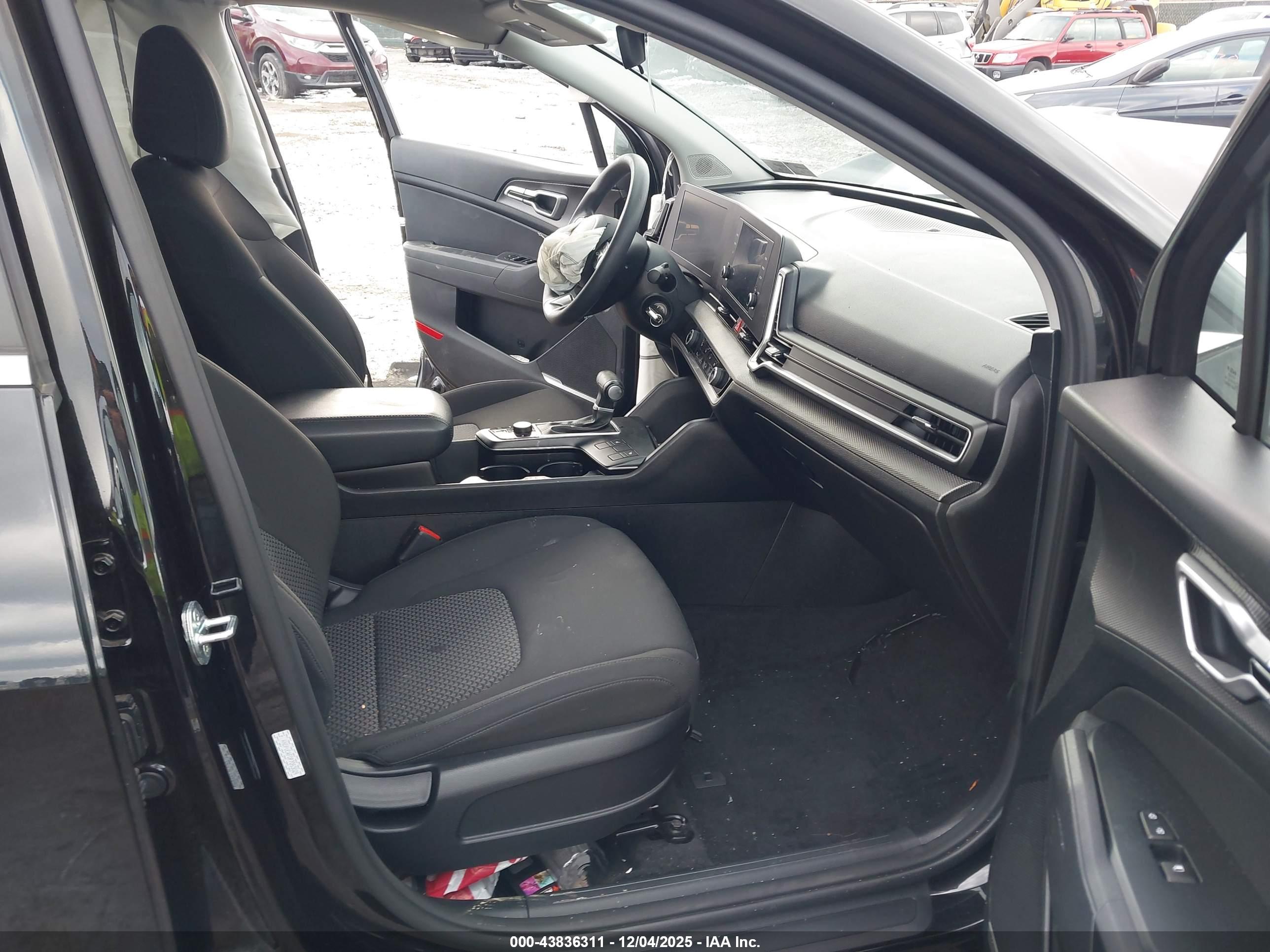 KIA SPORTAGE image 5