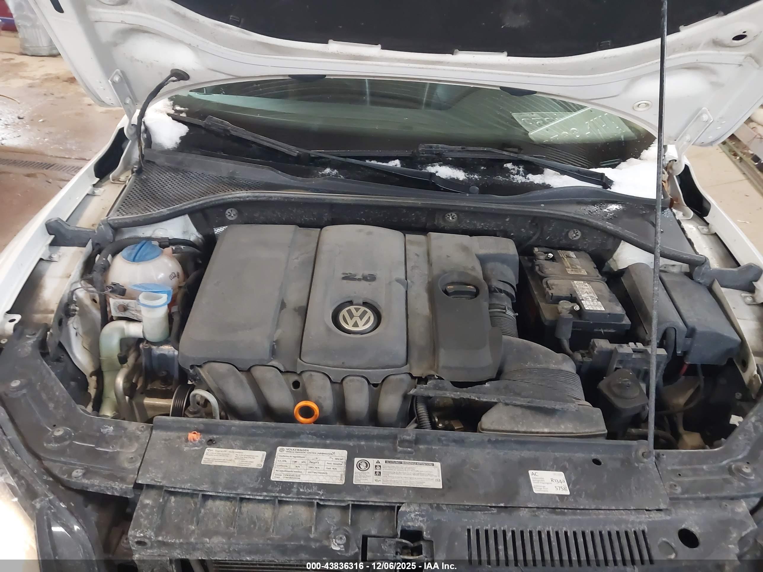 VOLKSWAGEN PASSAT image 10