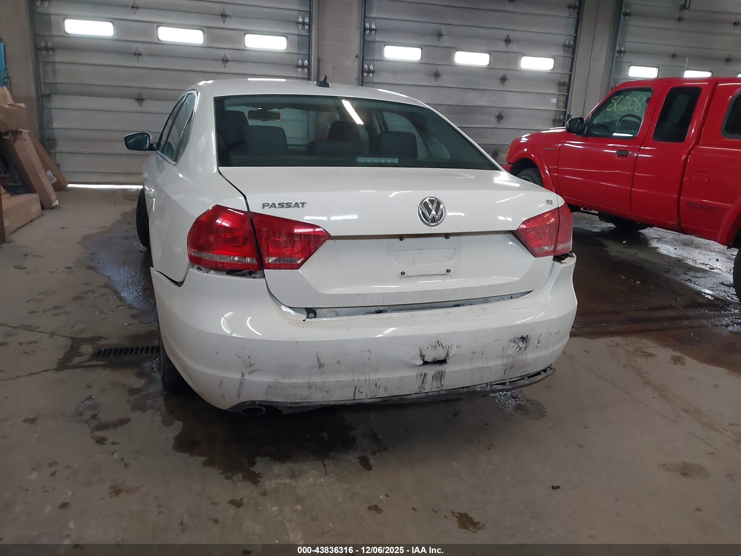 VOLKSWAGEN PASSAT image 6