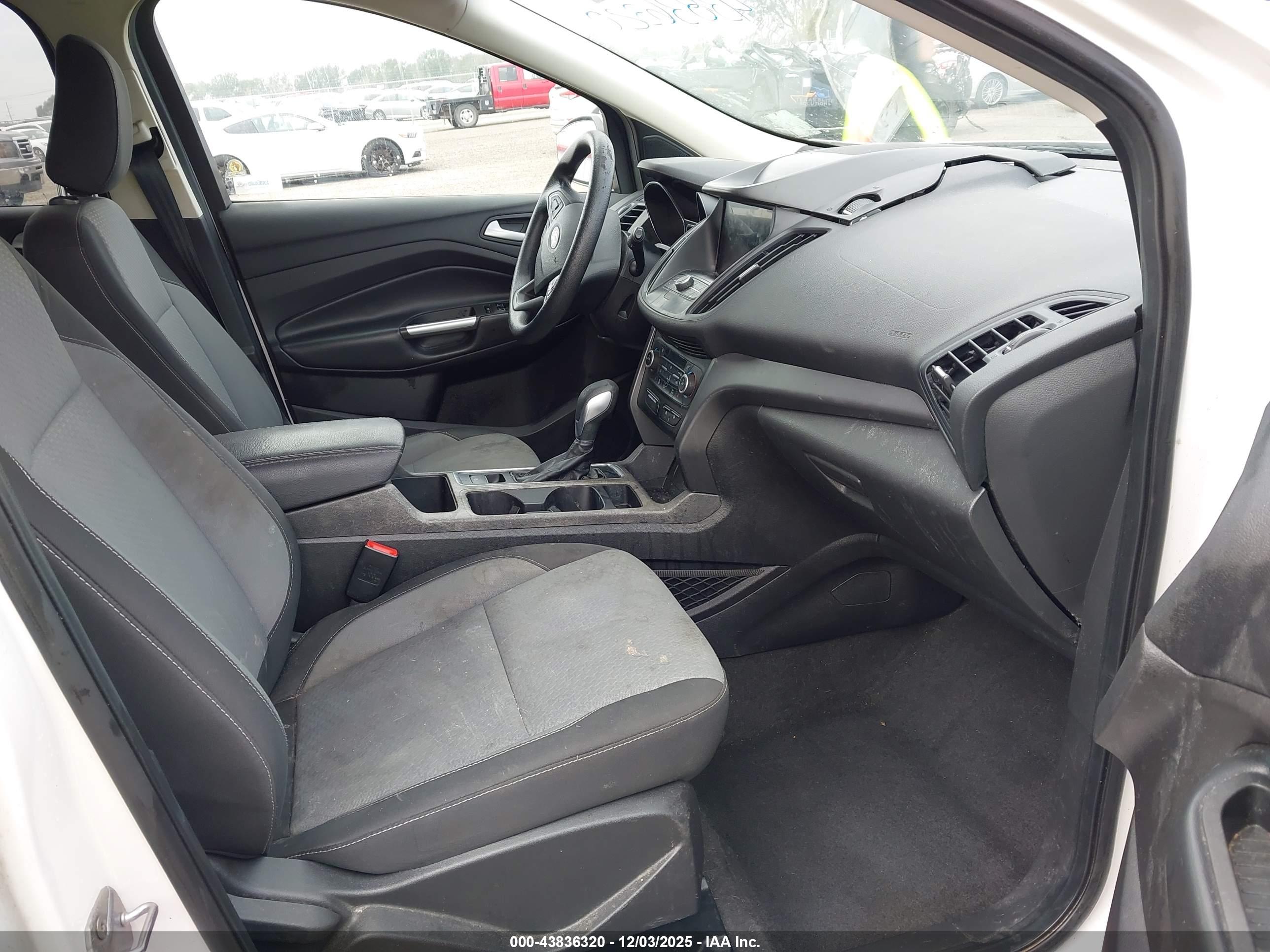 FORD ESCAPE image 5