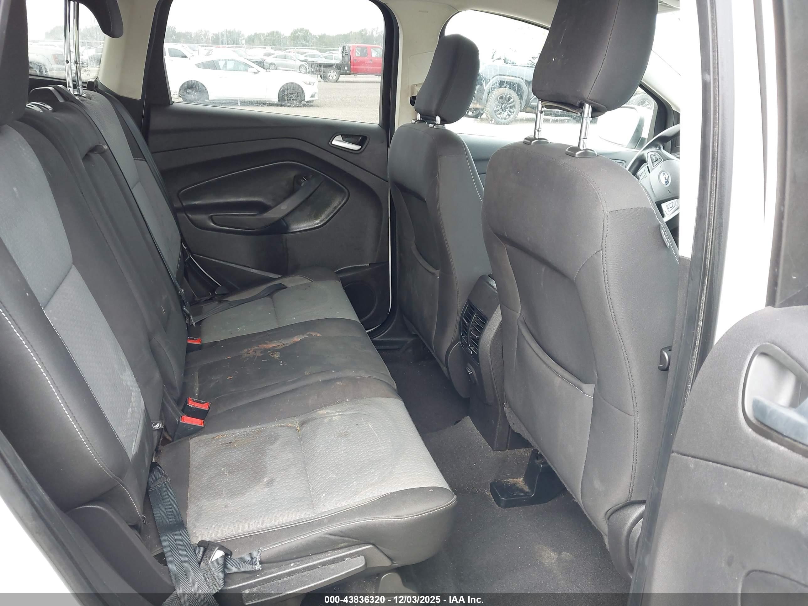 FORD ESCAPE image 8