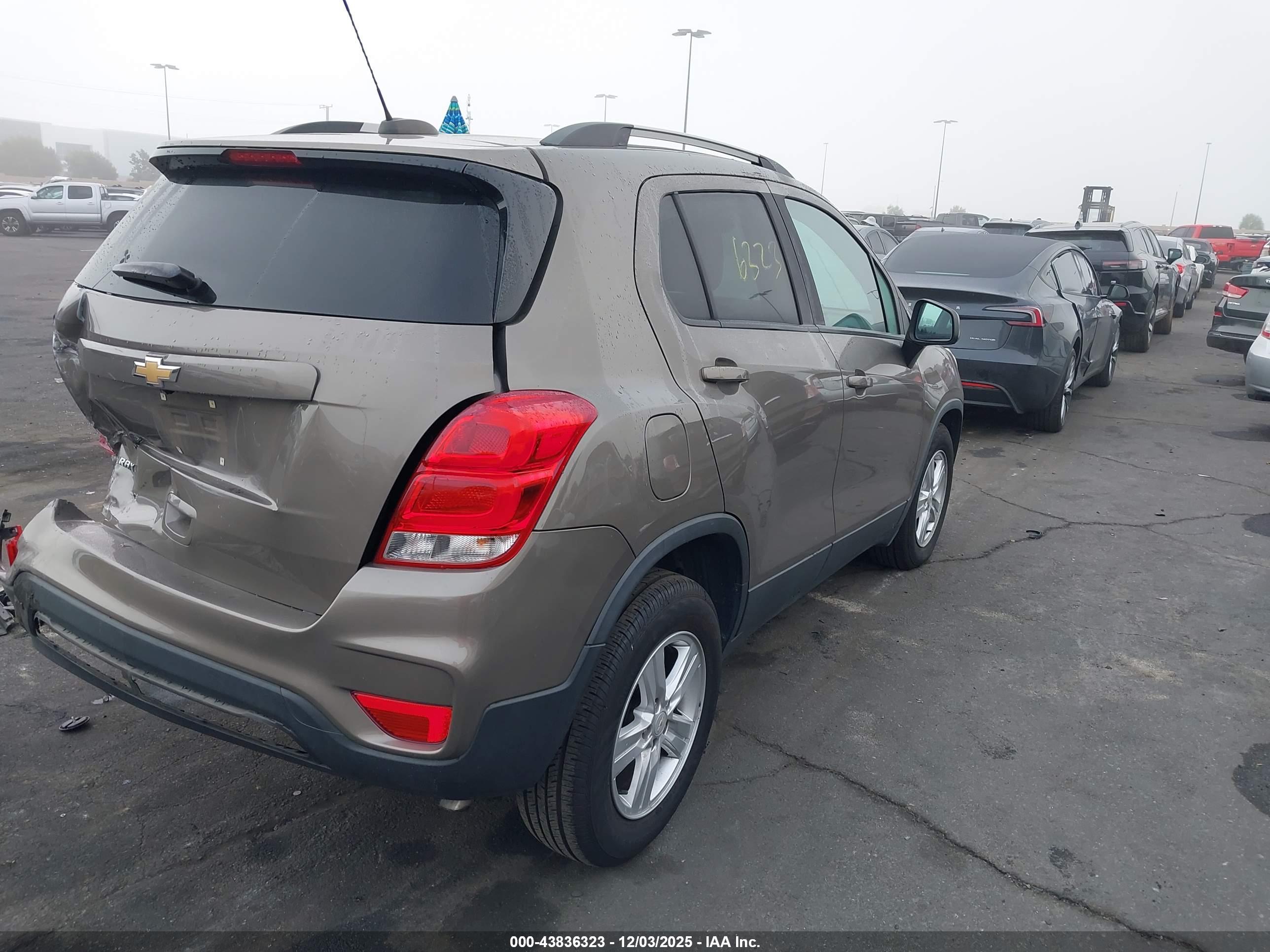 CHEVROLET TRAX image 4