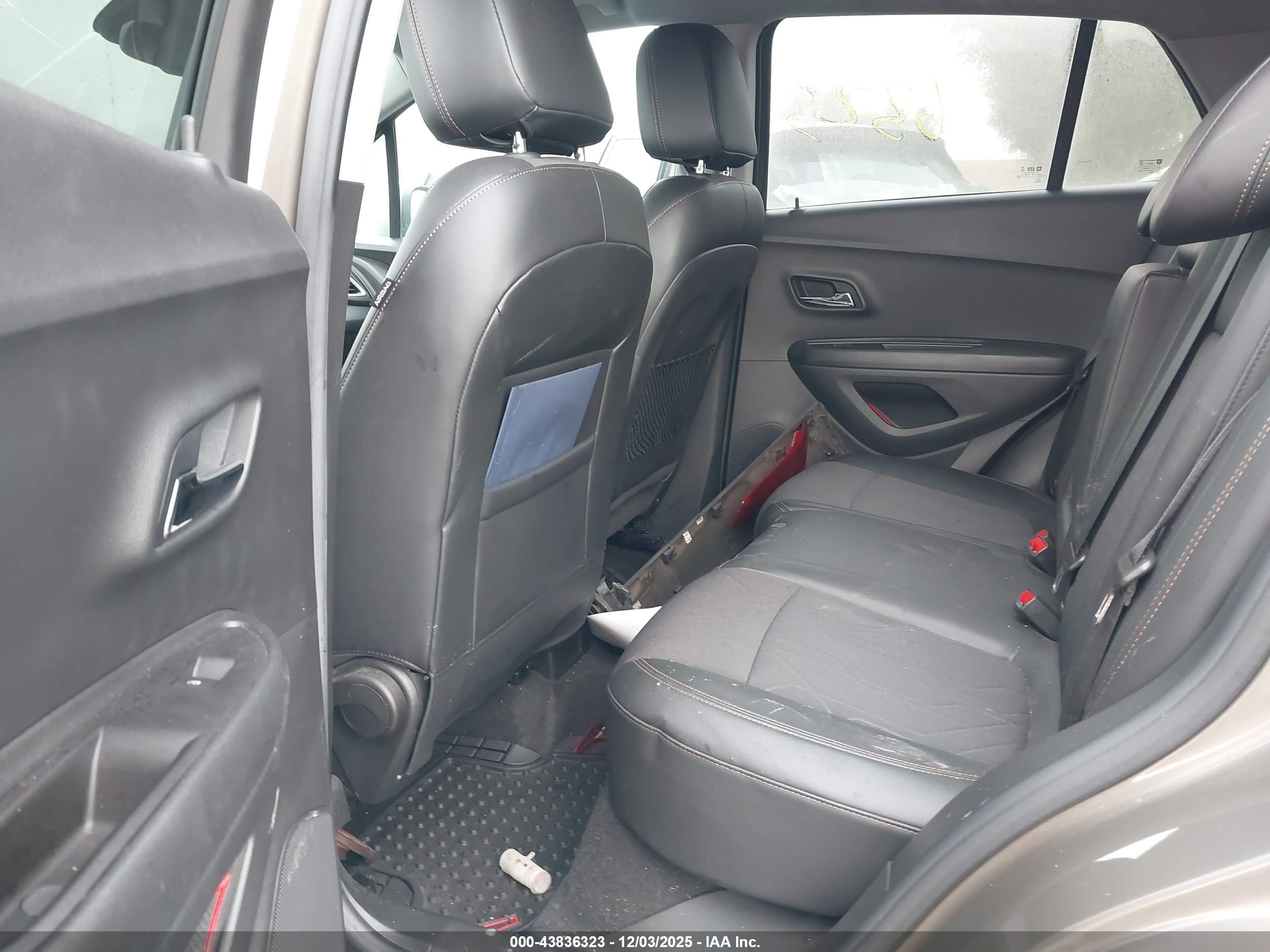 CHEVROLET TRAX image 8