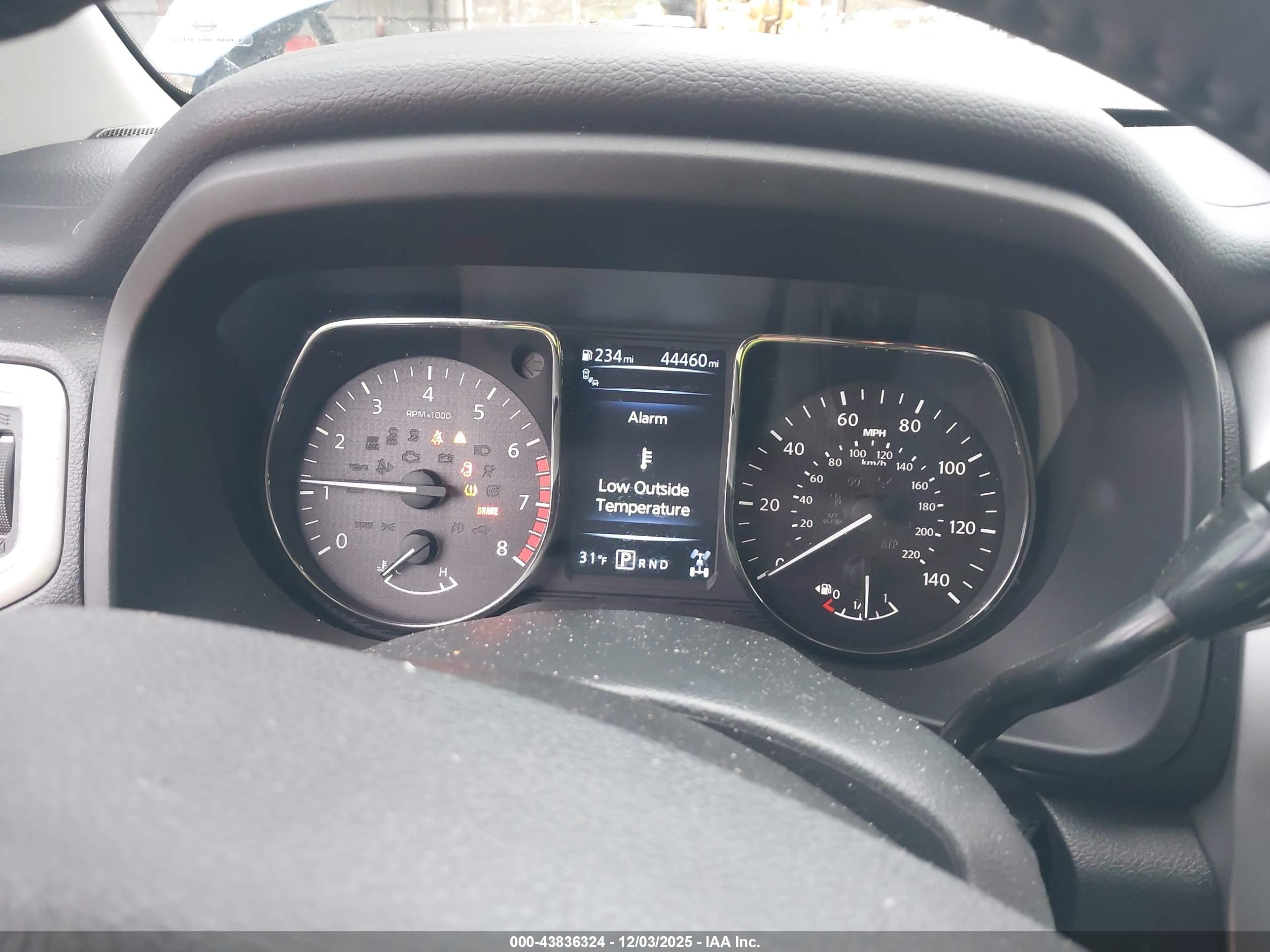NISSAN TITAN image 7