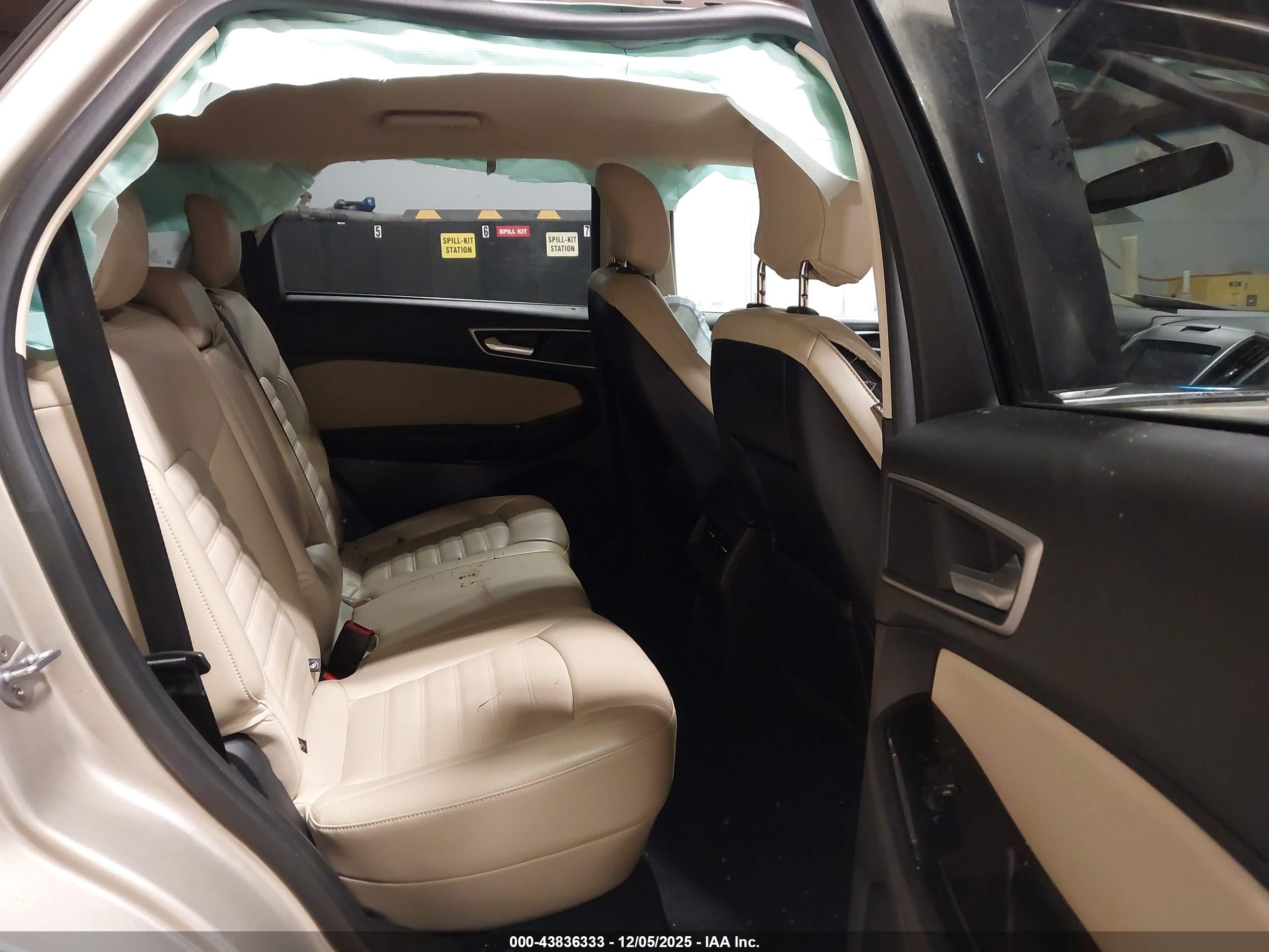 FORD EDGE image 8