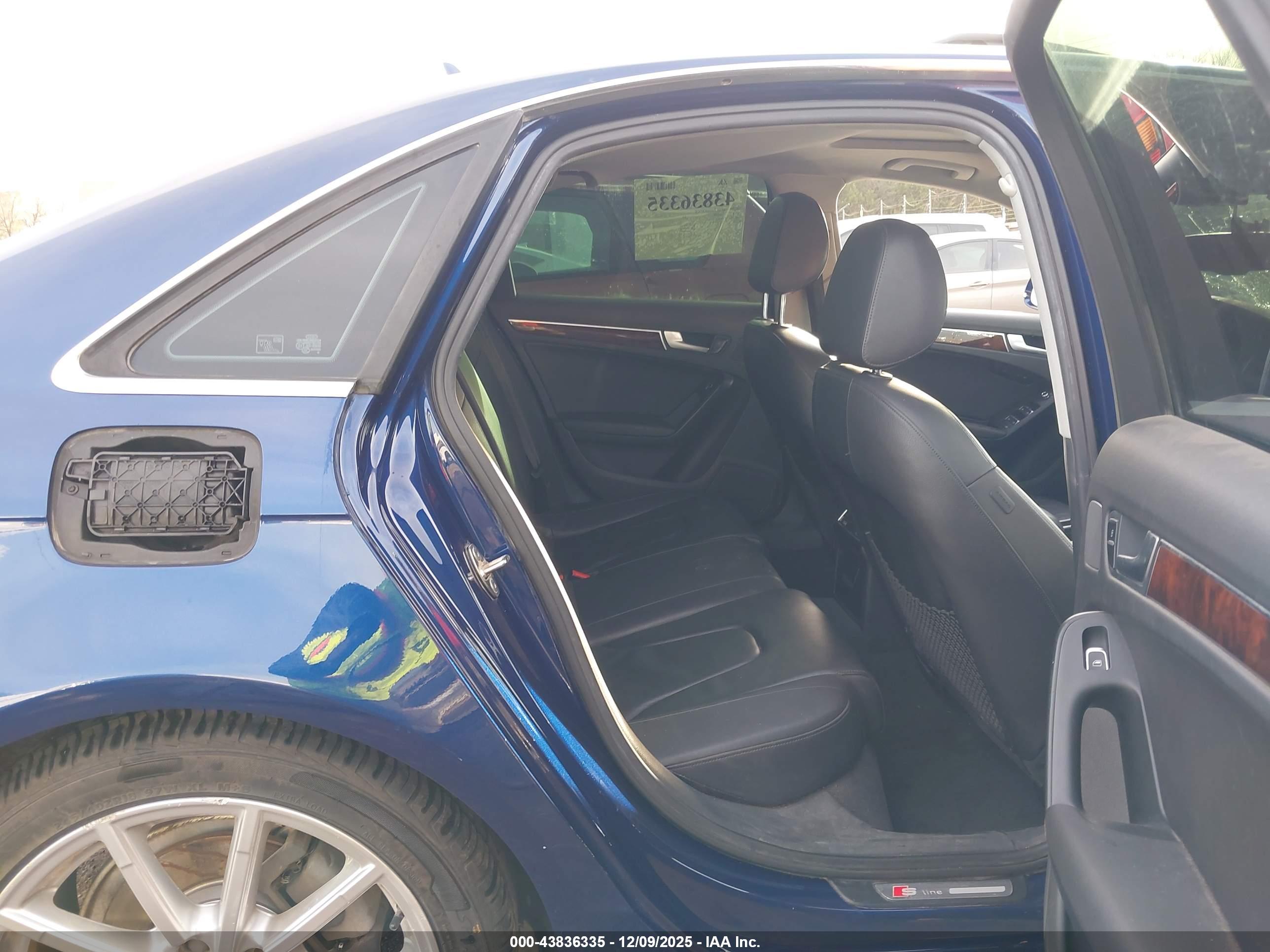 AUDI A4 image 8