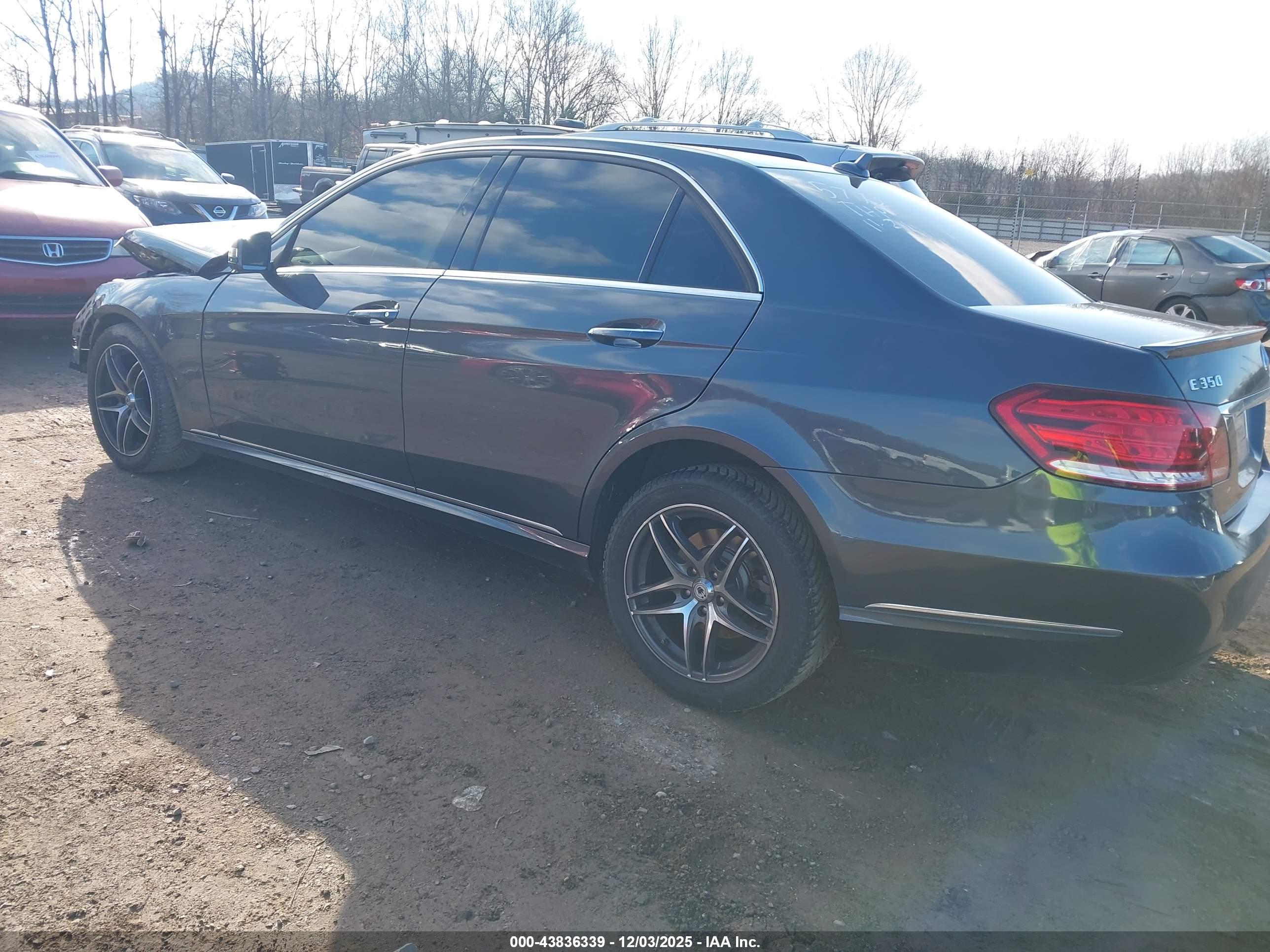 MERCEDES-BENZ E image 3