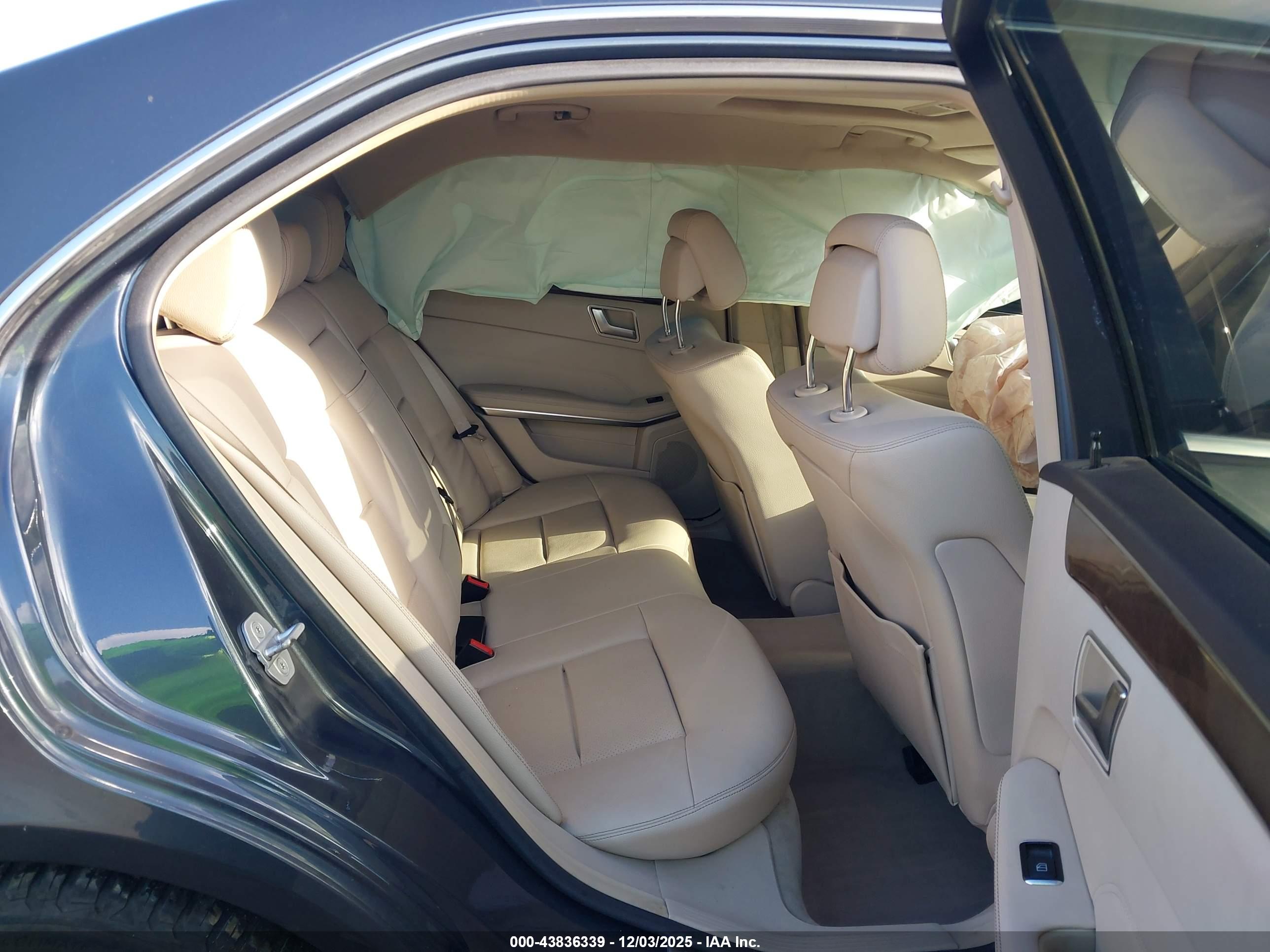 MERCEDES-BENZ E image 8