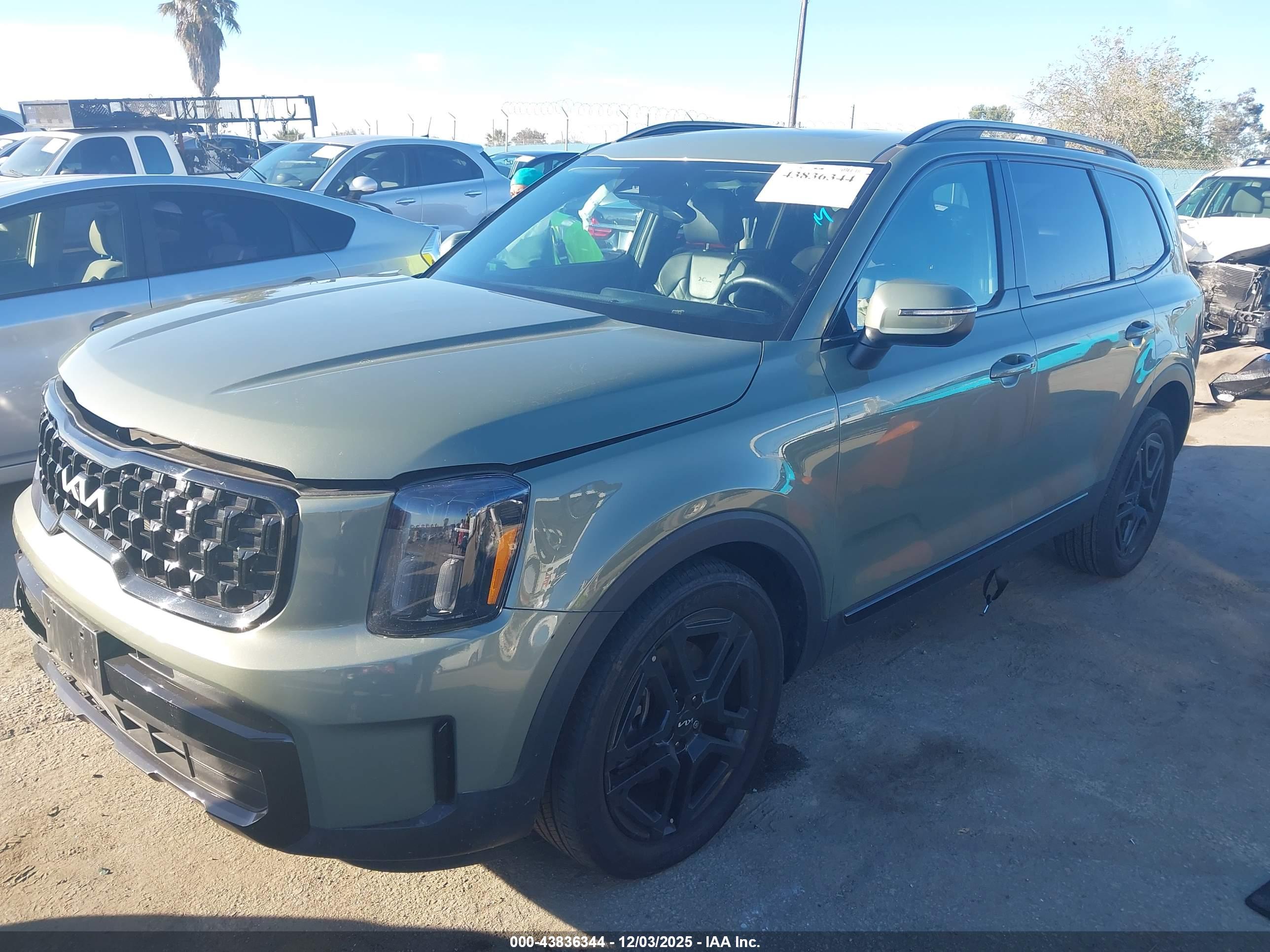 KIA TELLURIDE image 2