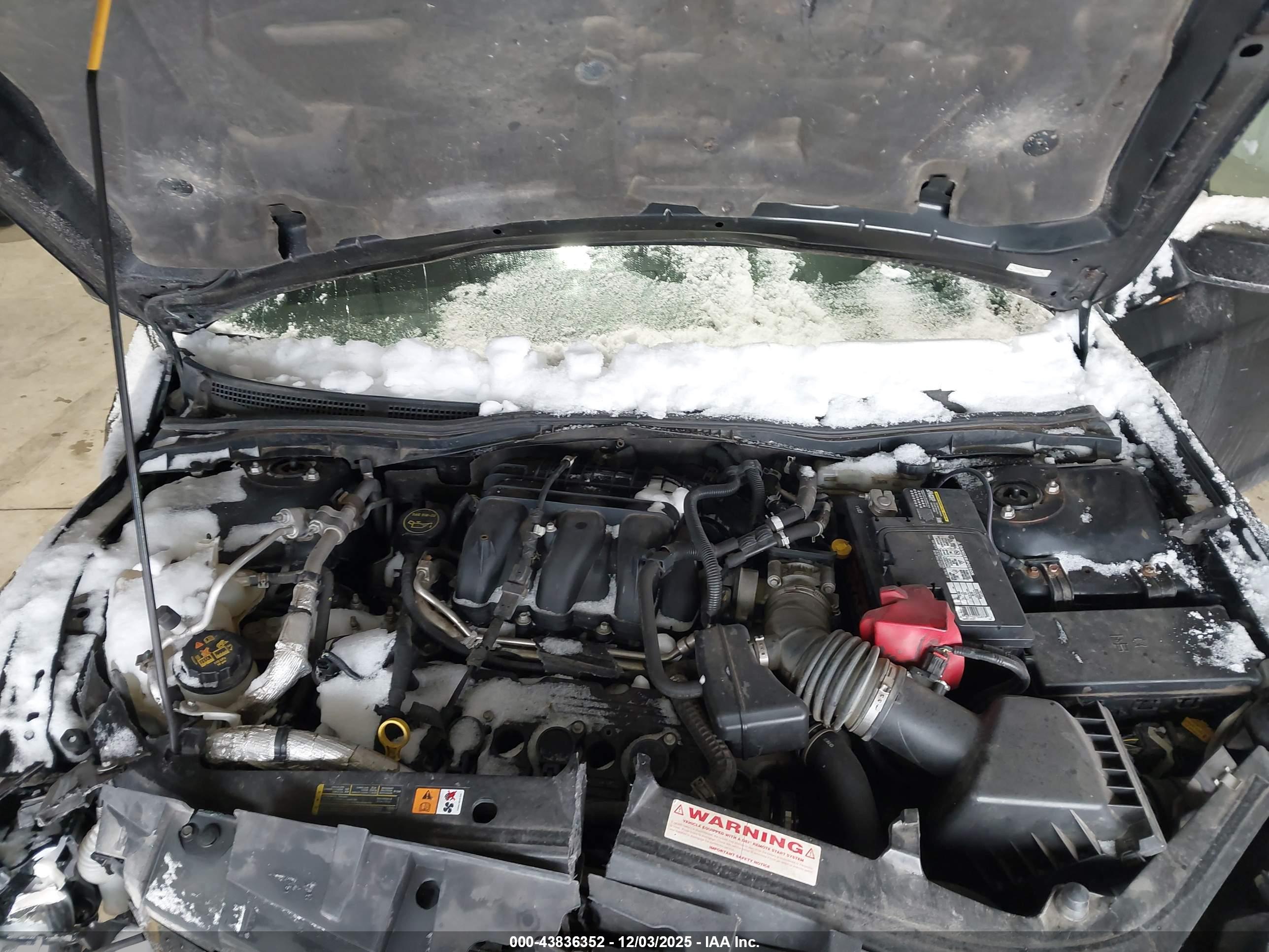 FORD FUSION image 10