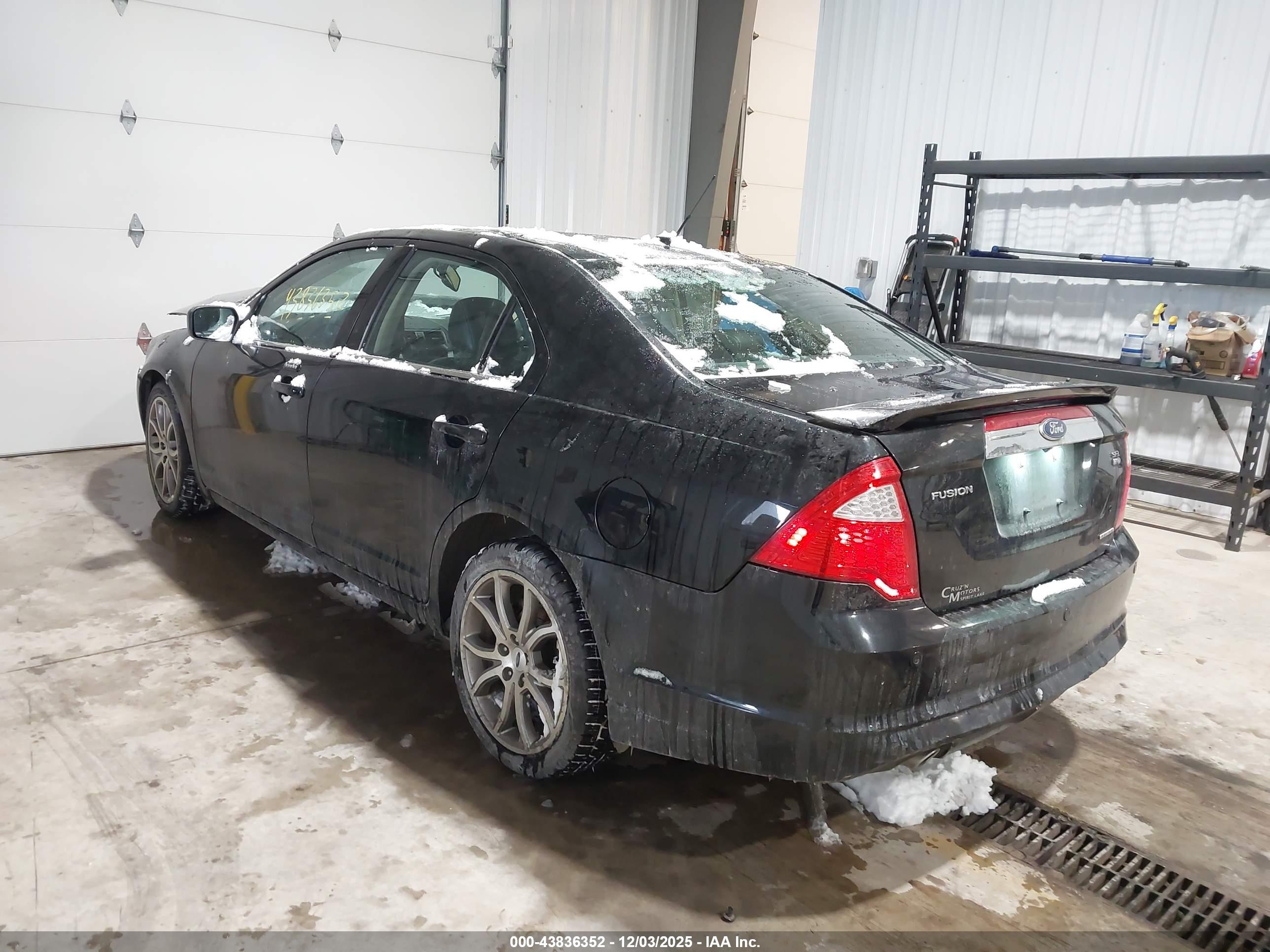 FORD FUSION image 3