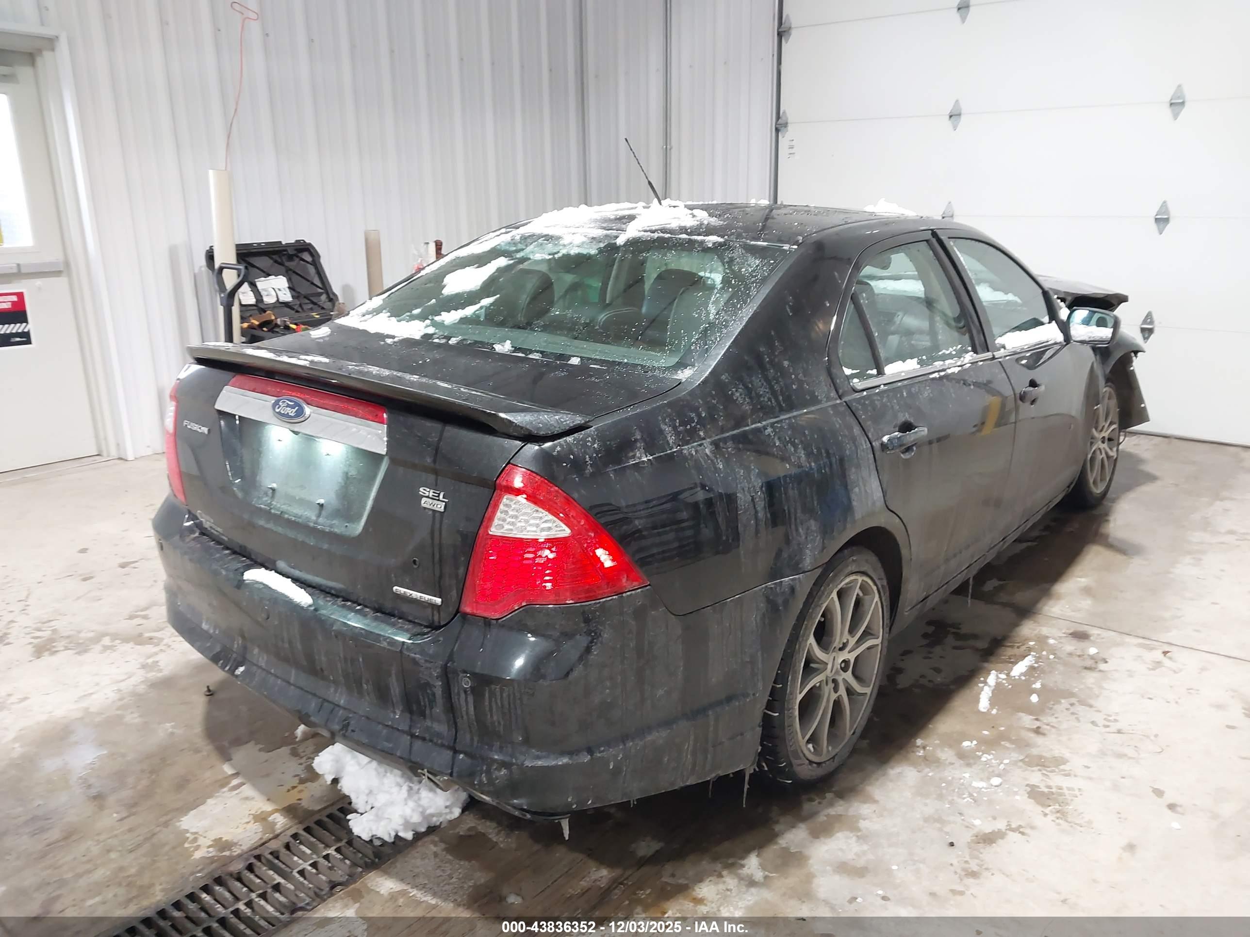 FORD FUSION image 4