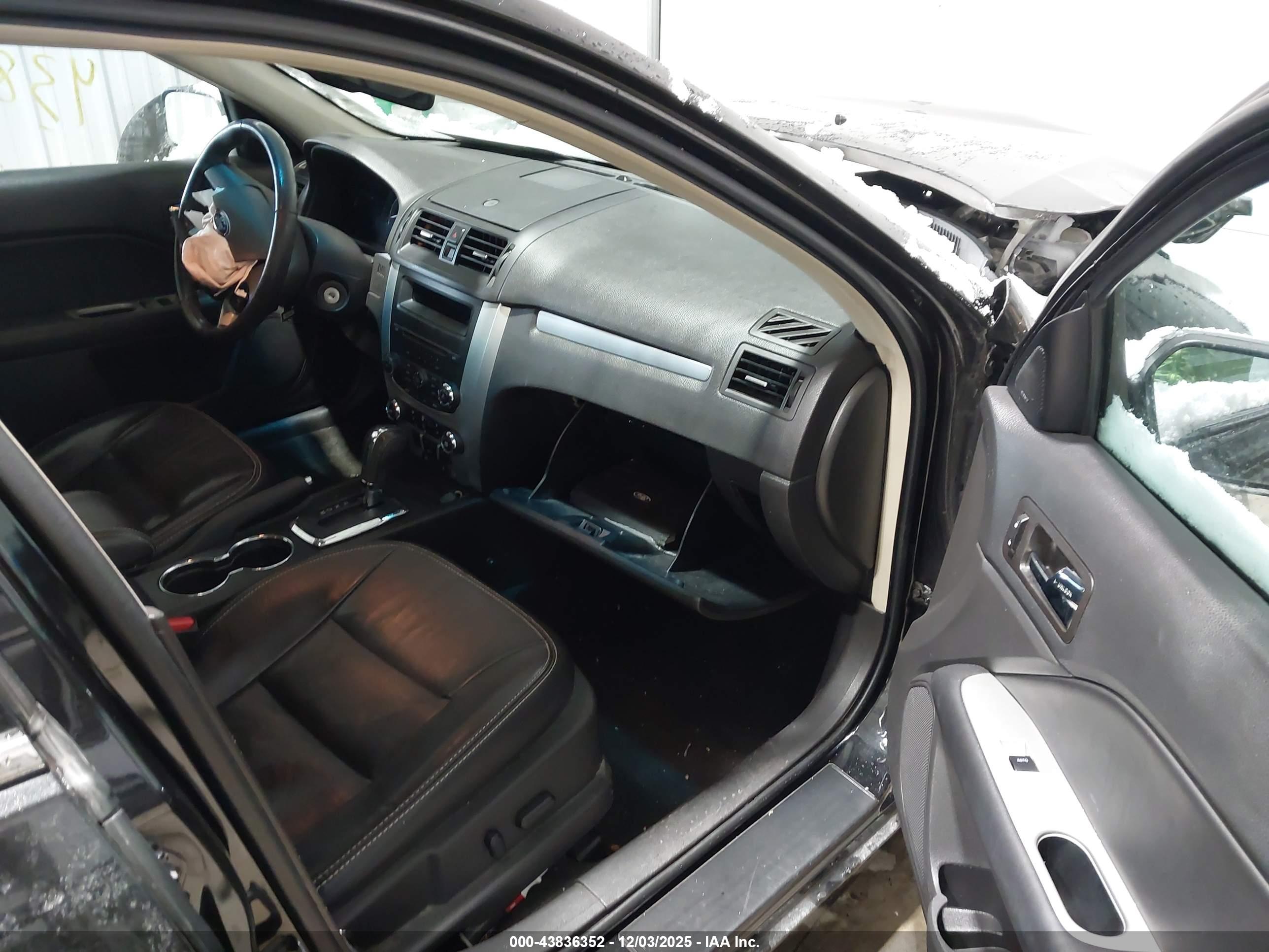 FORD FUSION image 5