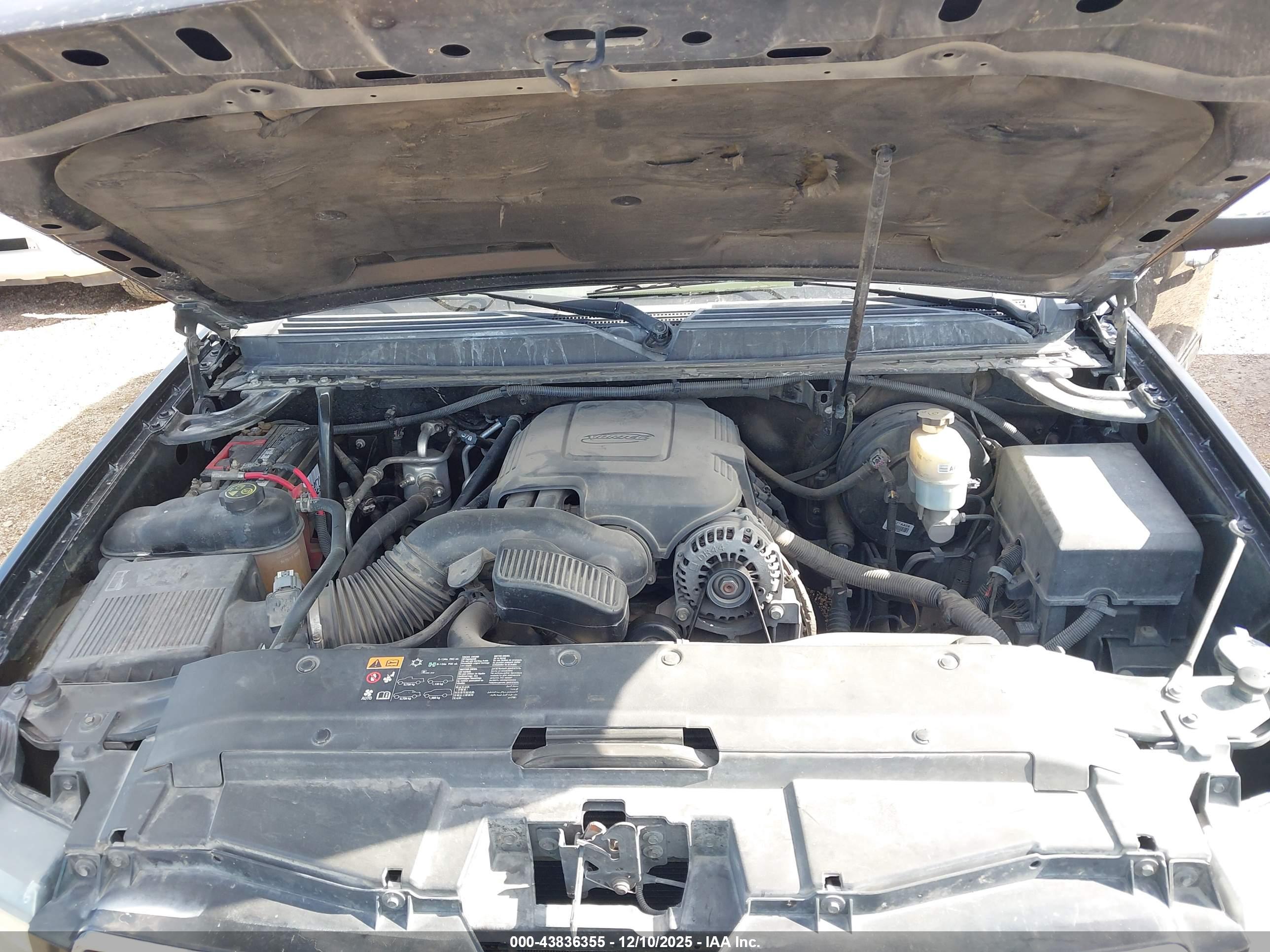 CHEVROLET TAHOE image 10