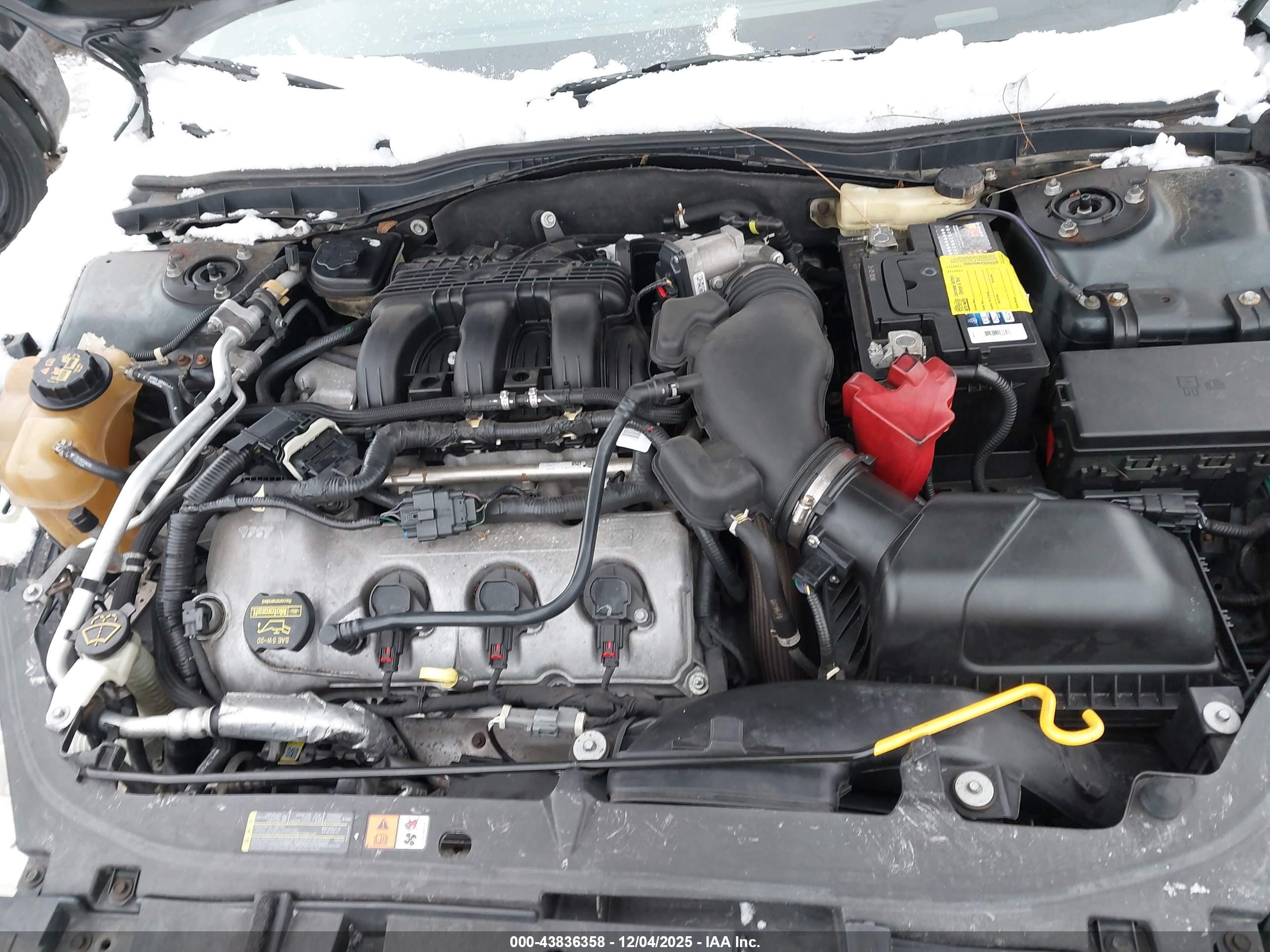 FORD FUSION image 10