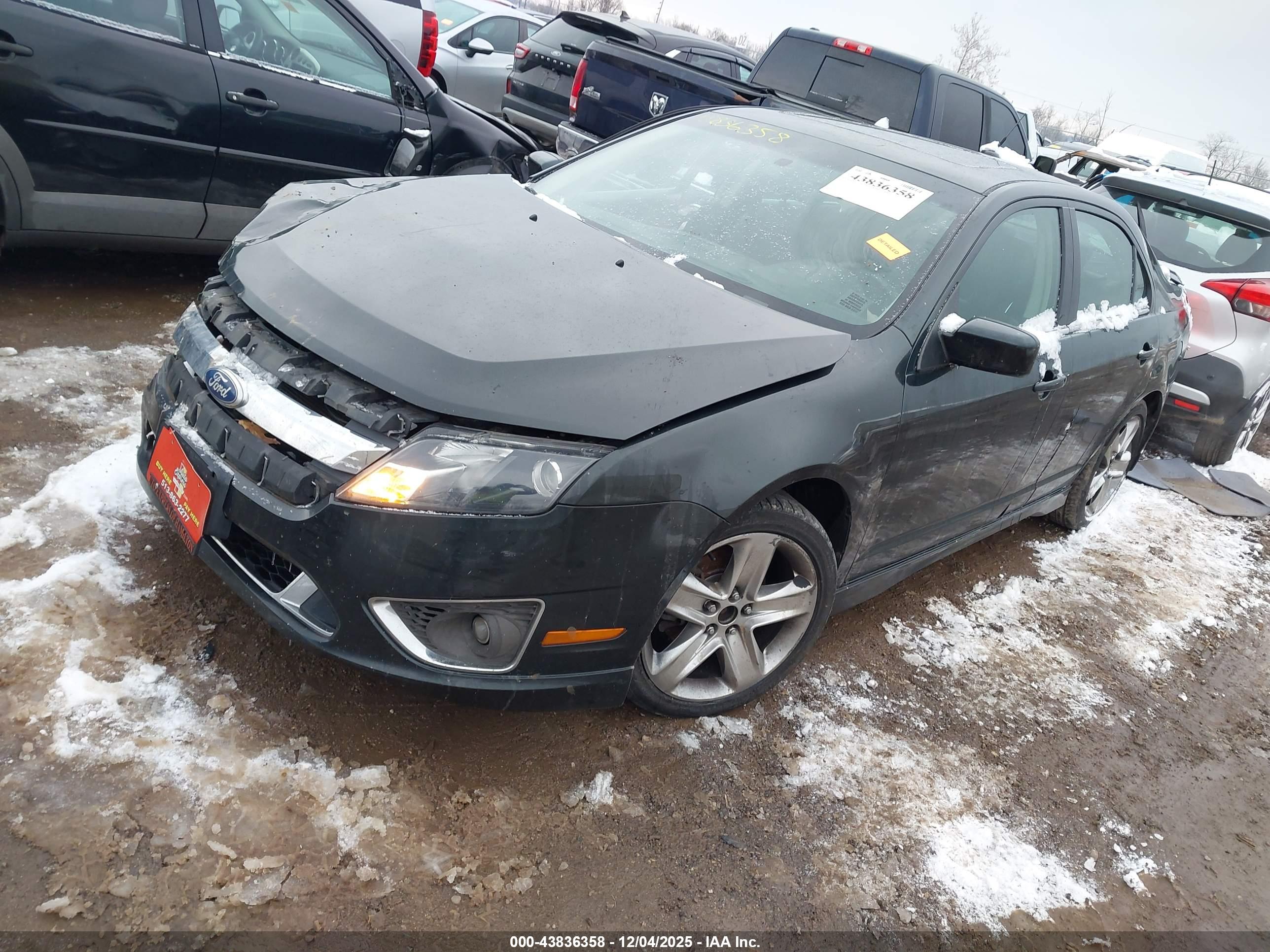 FORD FUSION image 2