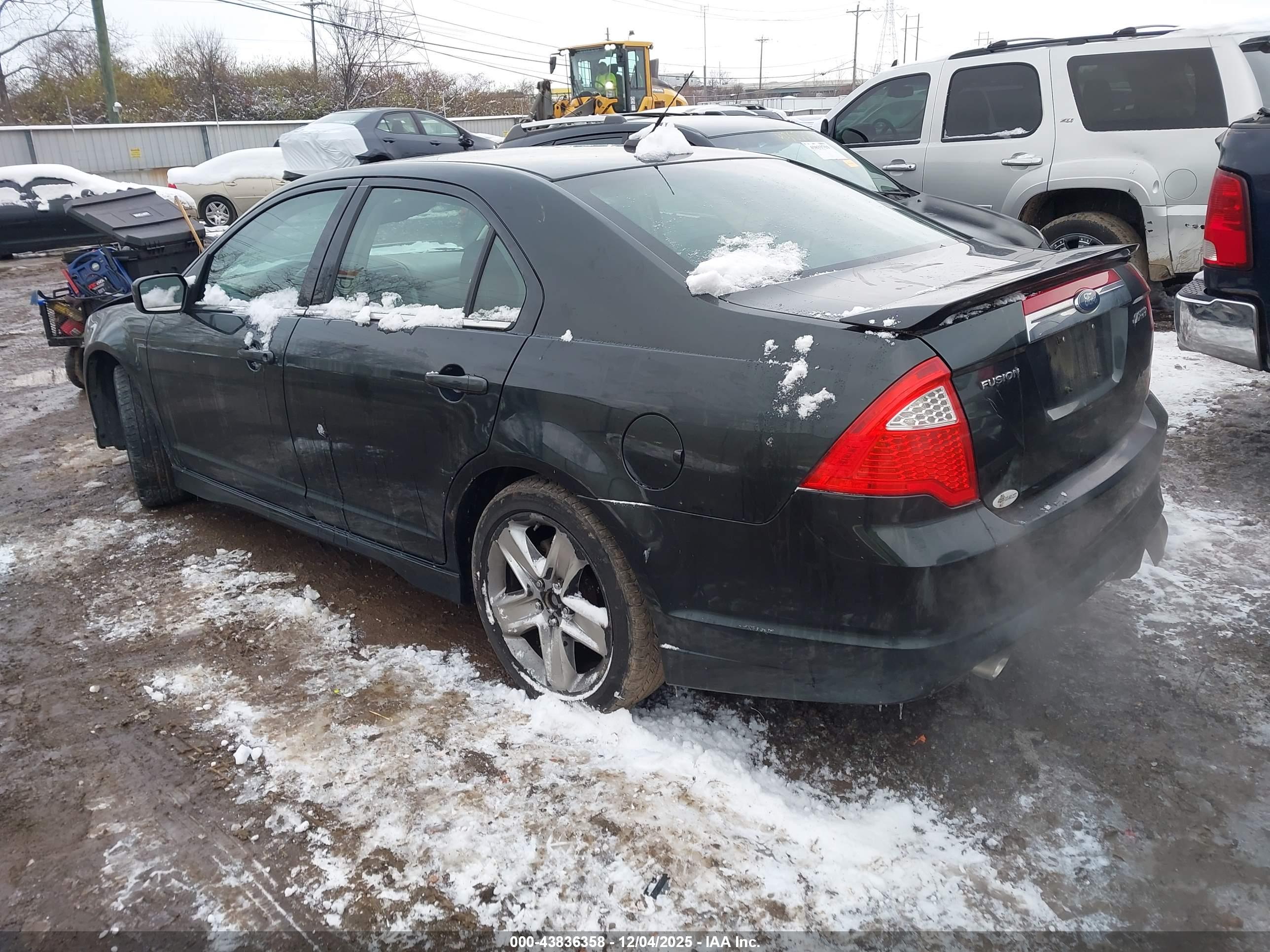 FORD FUSION image 3