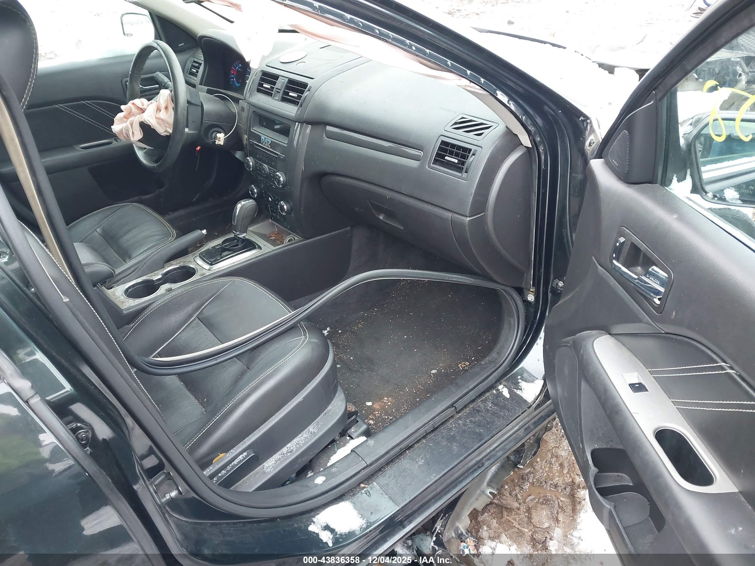 FORD FUSION image 5