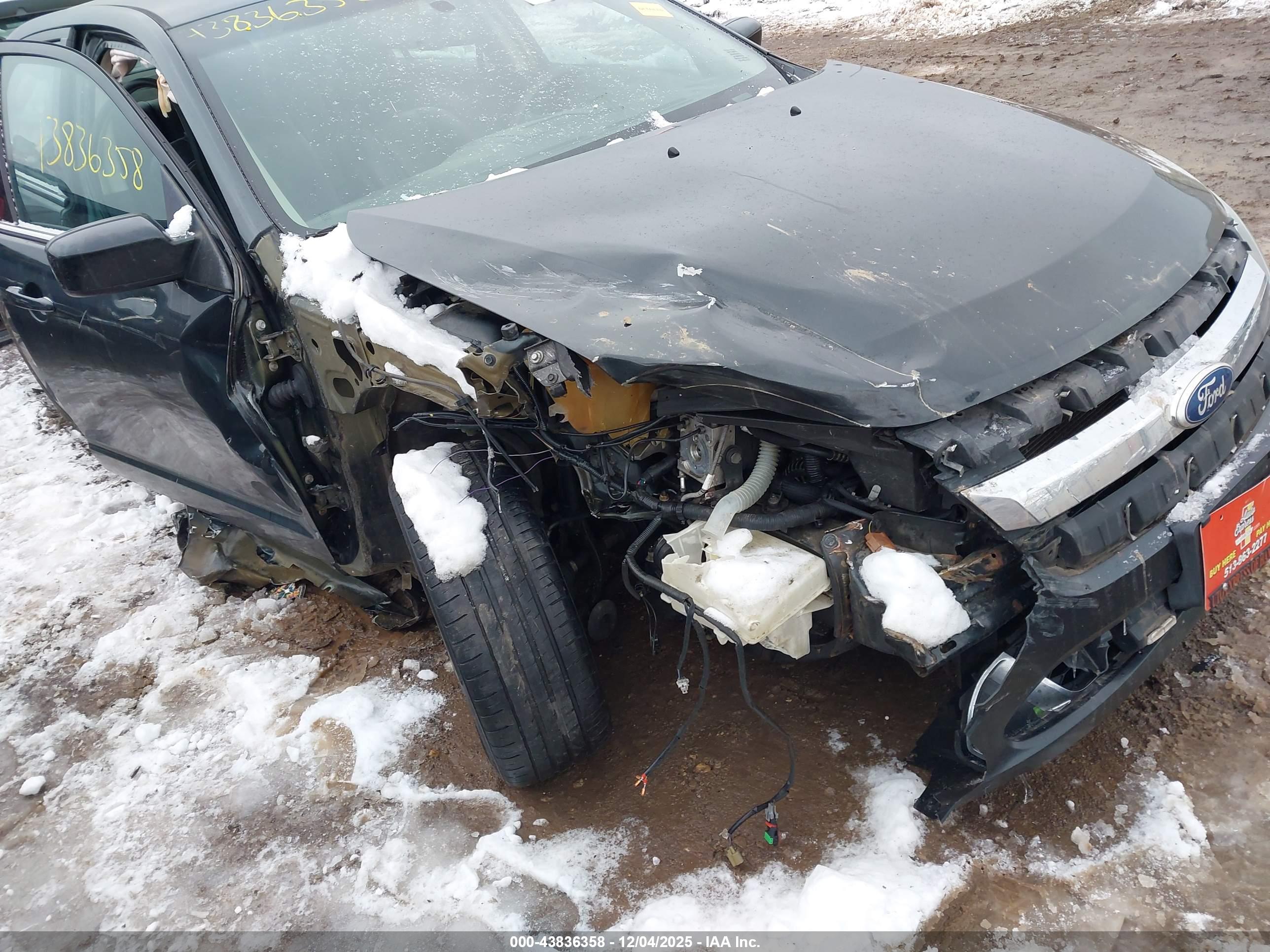 FORD FUSION image 6