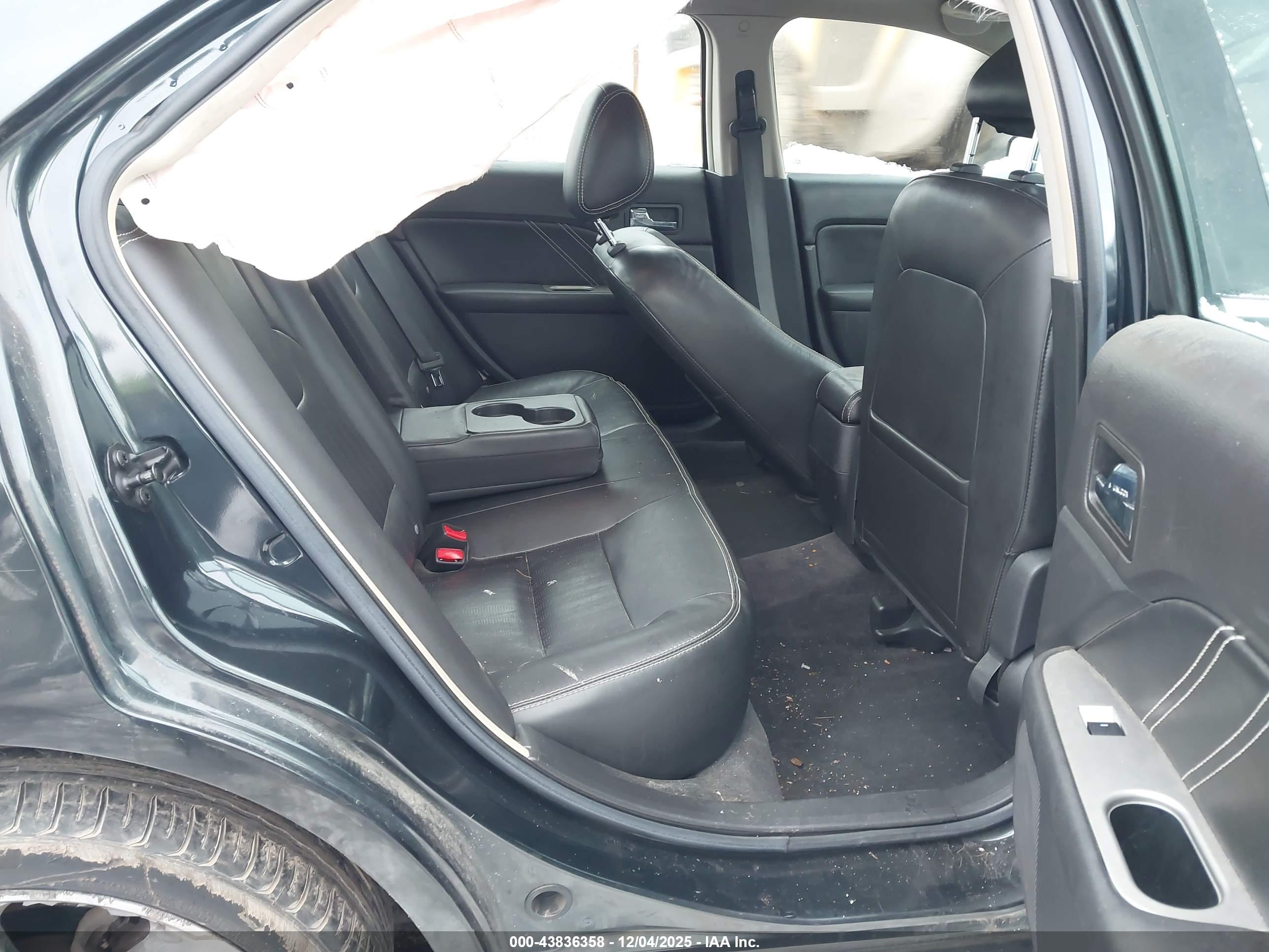 FORD FUSION image 8