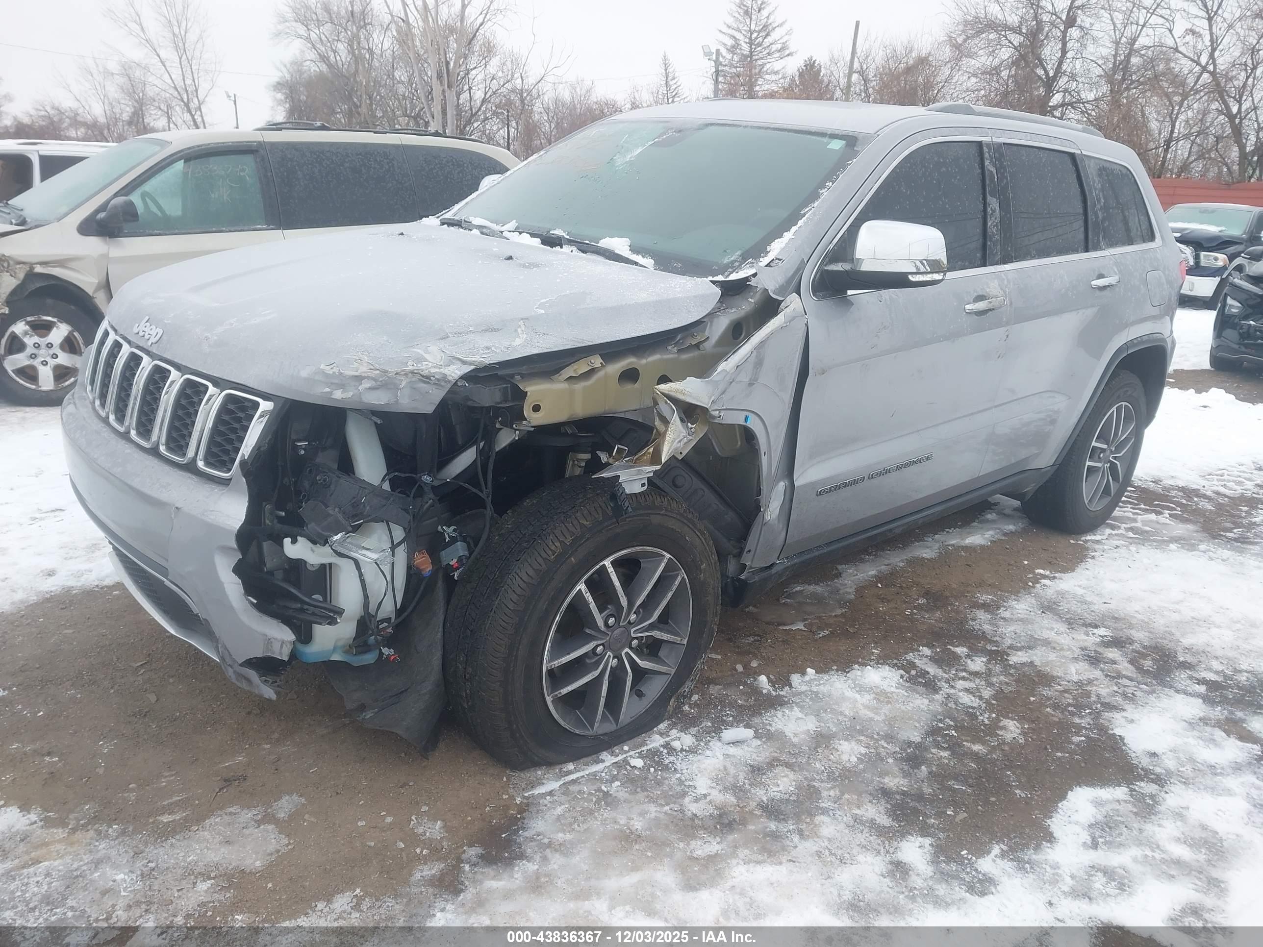 JEEP GRAND image 2