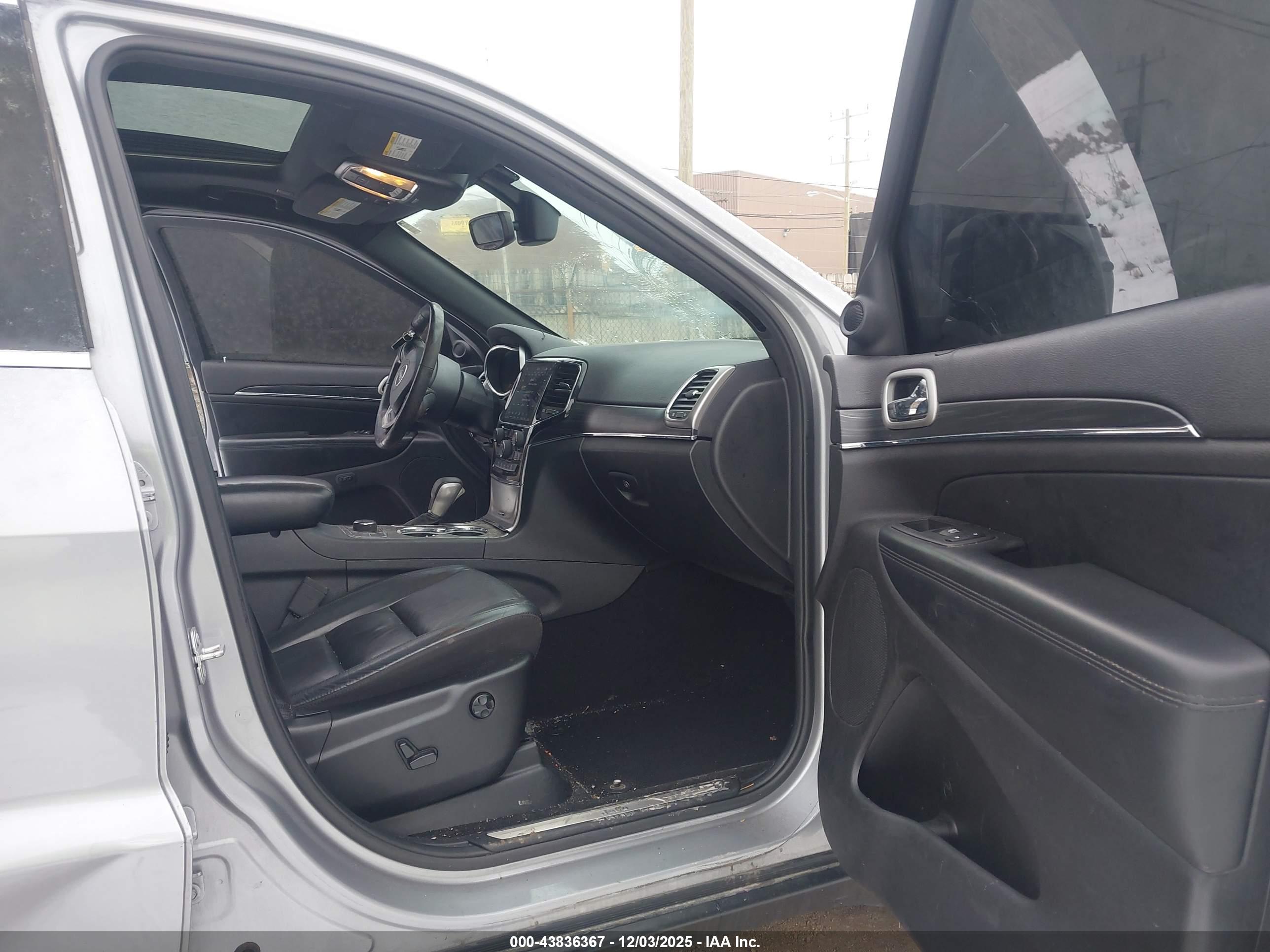 JEEP GRAND image 5