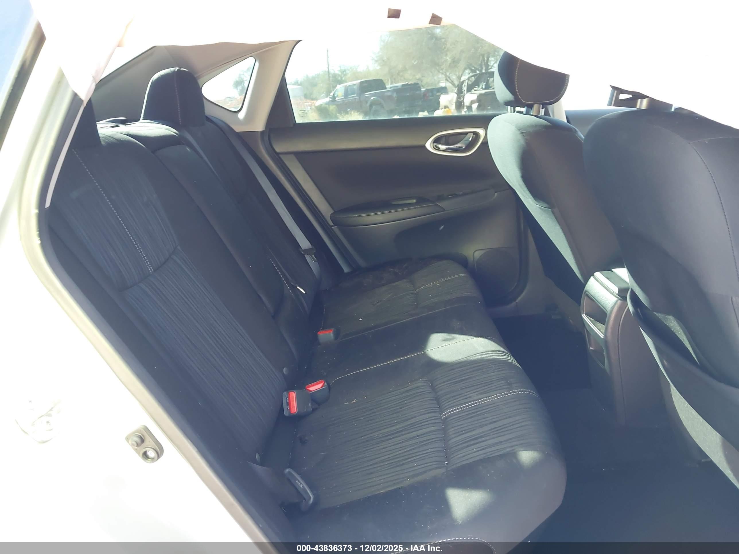 NISSAN SENTRA image 8