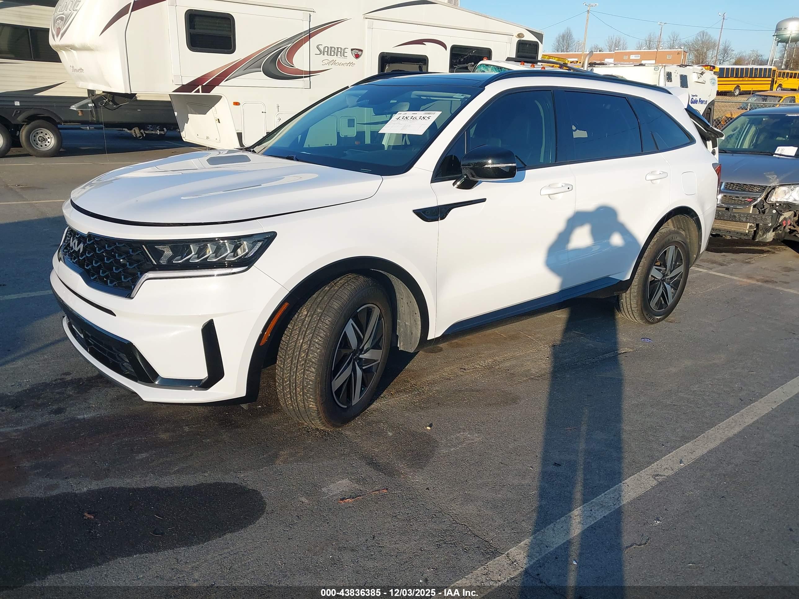 KIA SORENTO image 2