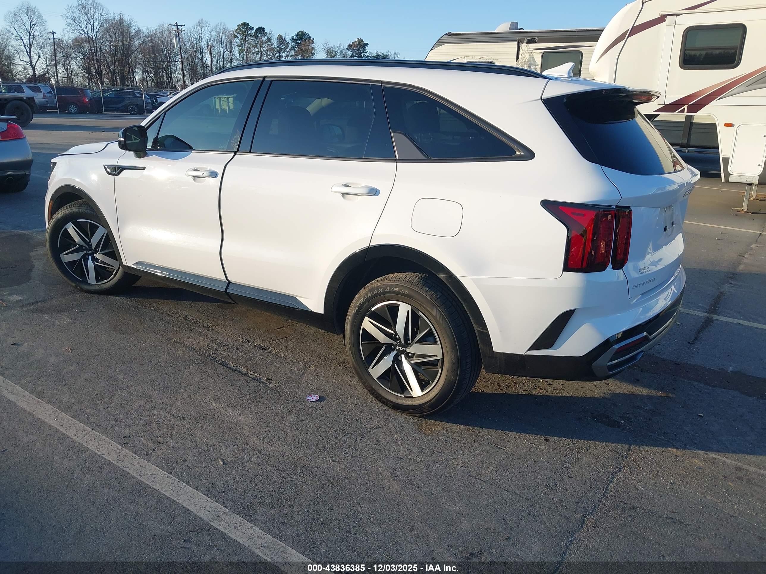 KIA SORENTO image 3