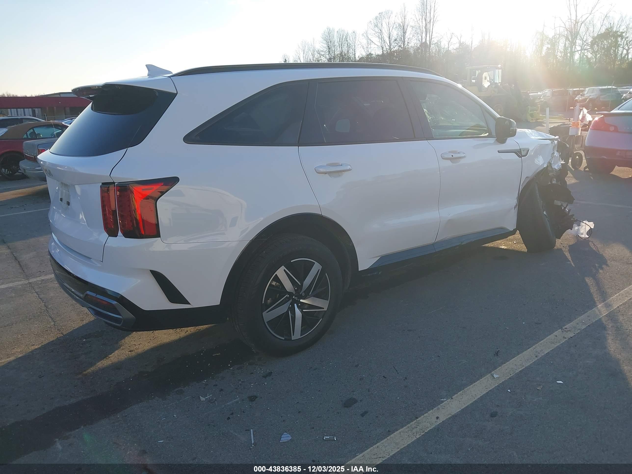 KIA SORENTO image 4