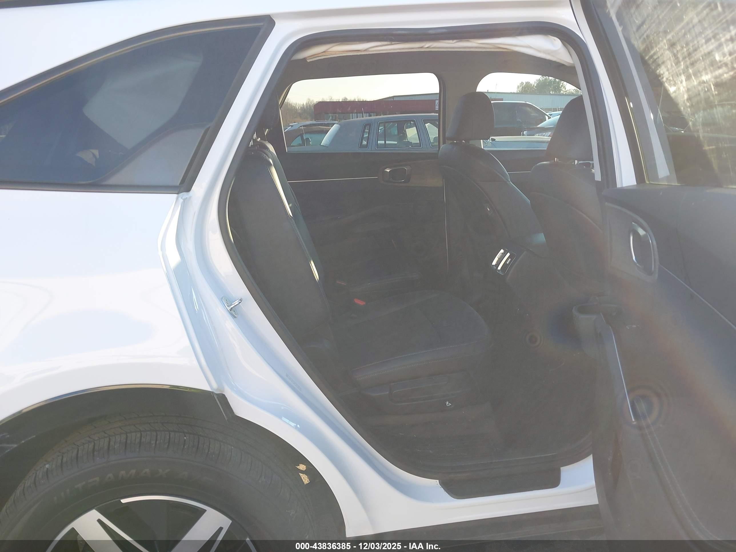 KIA SORENTO image 8