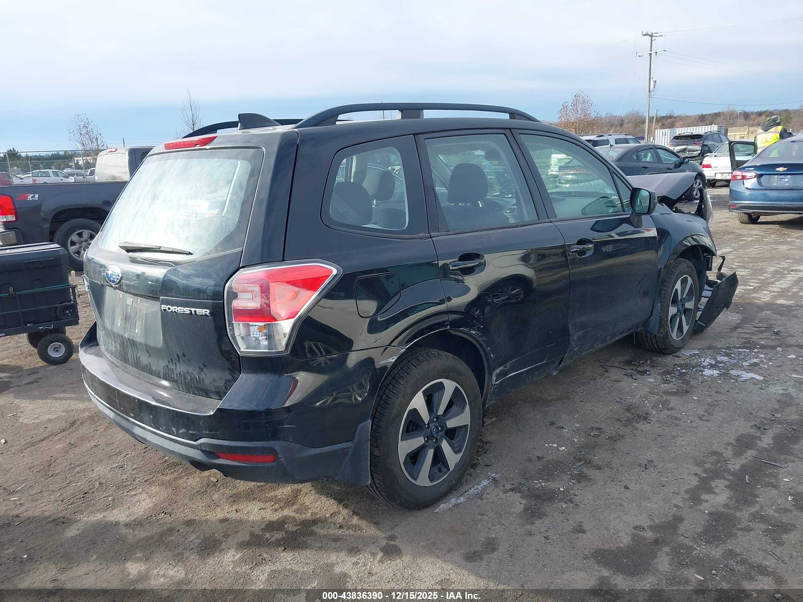 SUBARU FORESTER image 4