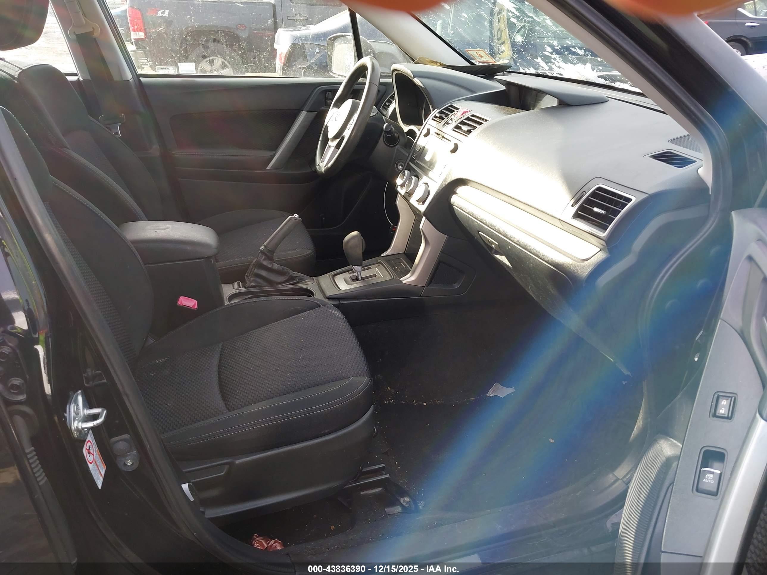 SUBARU FORESTER image 5