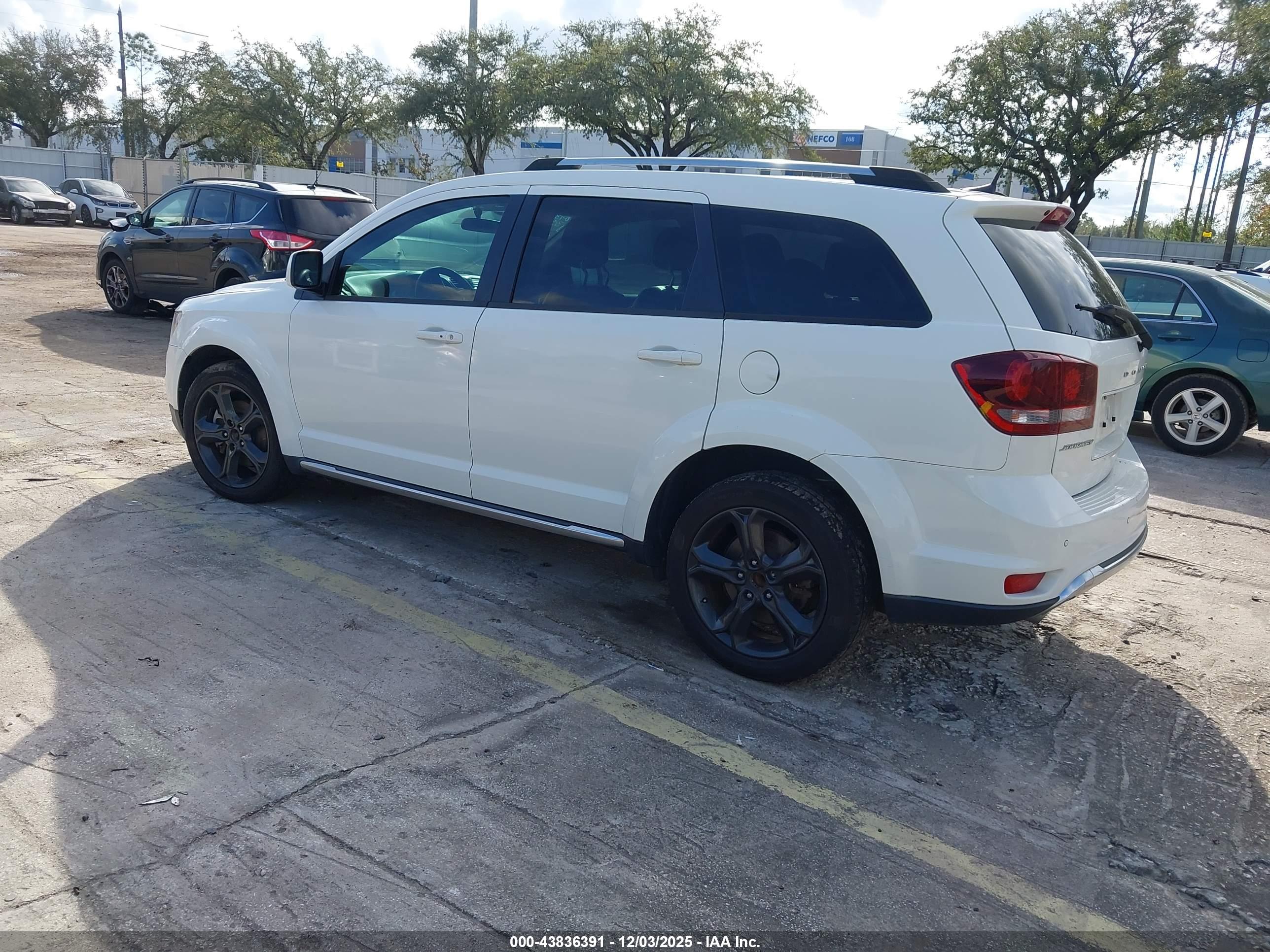 DODGE JOURNEY image 3