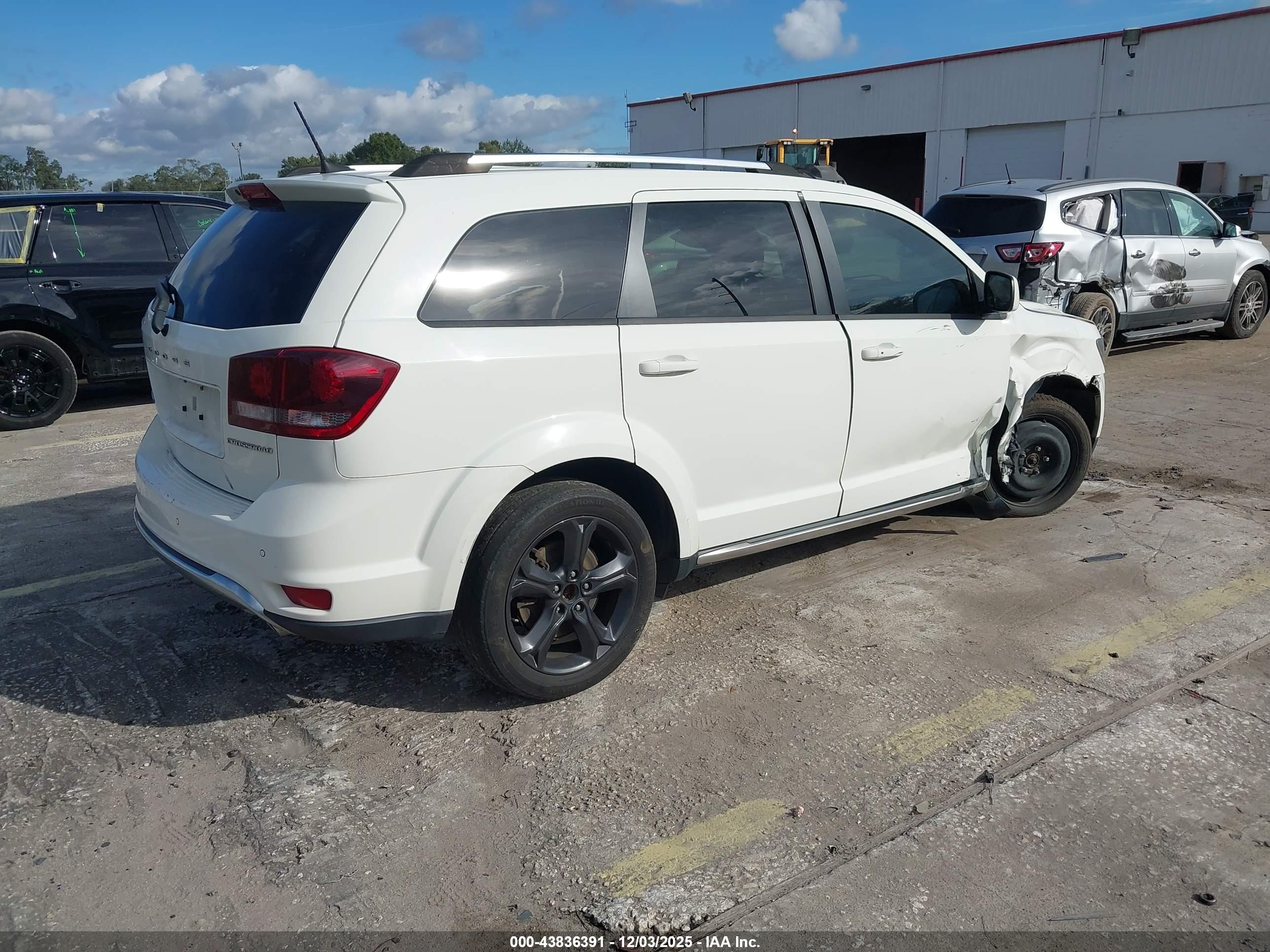 DODGE JOURNEY image 4