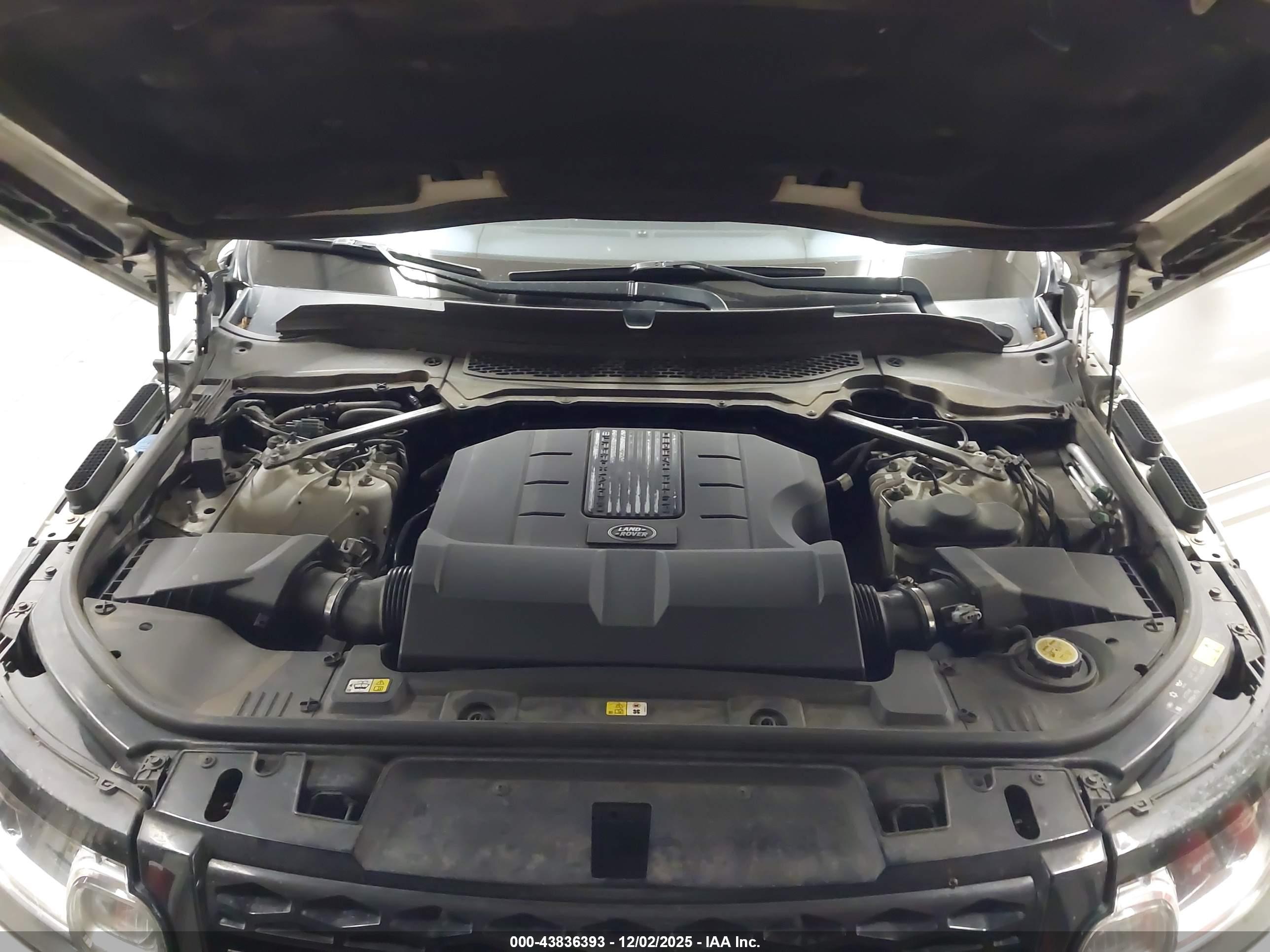 LAND ROVER image 10