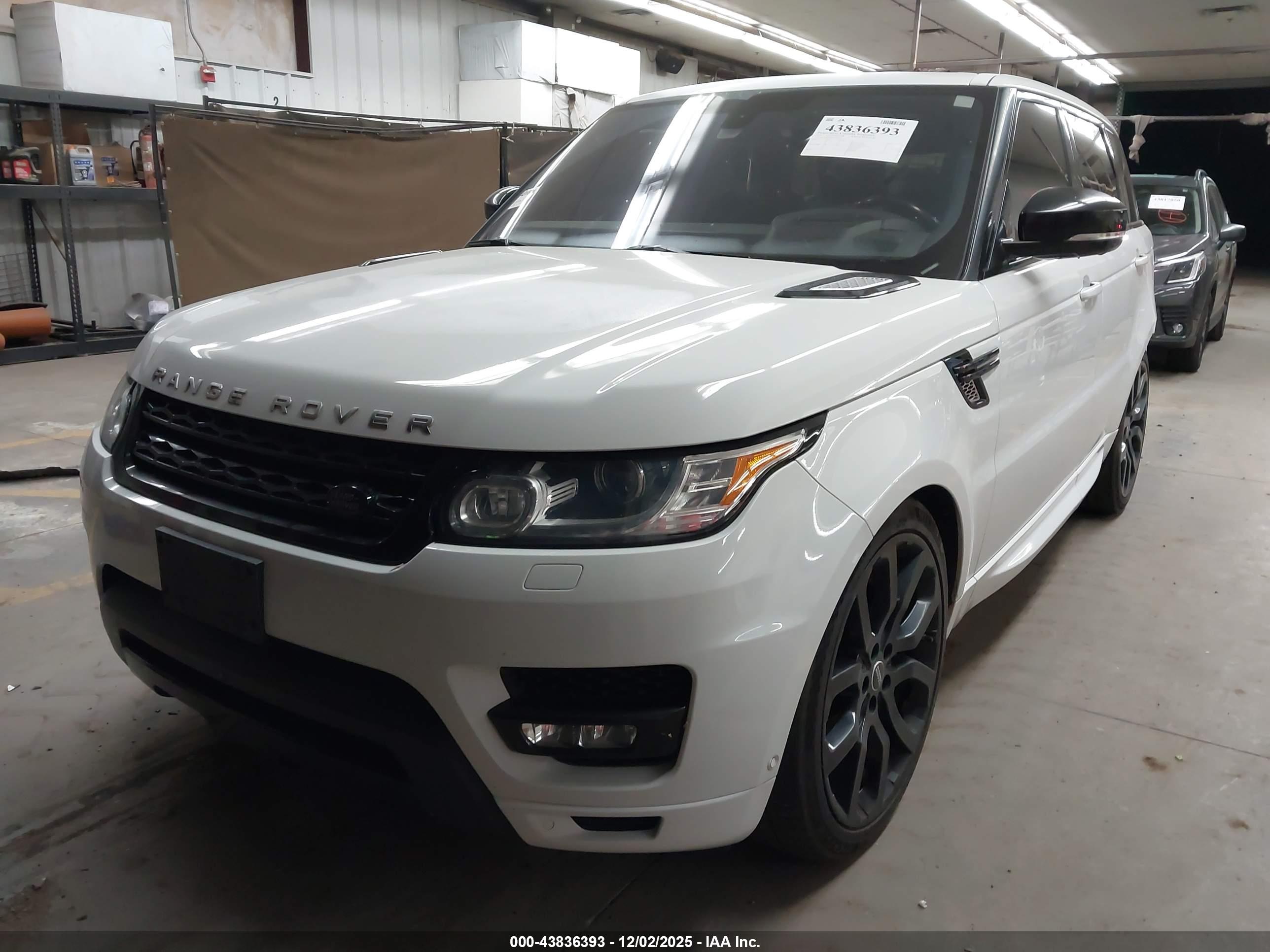 LAND ROVER image 2