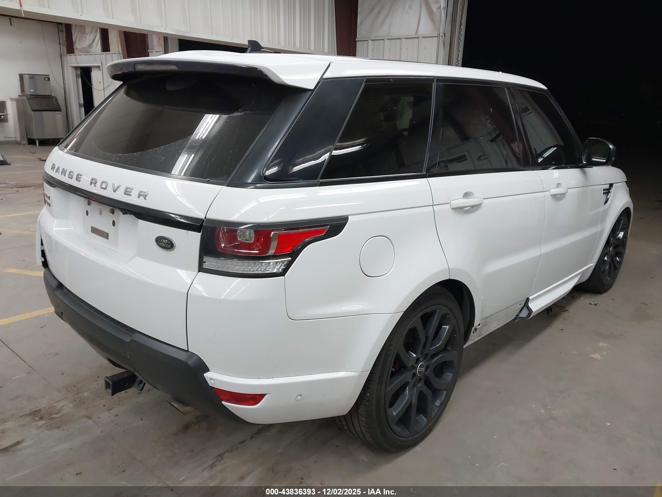 LAND ROVER image 4