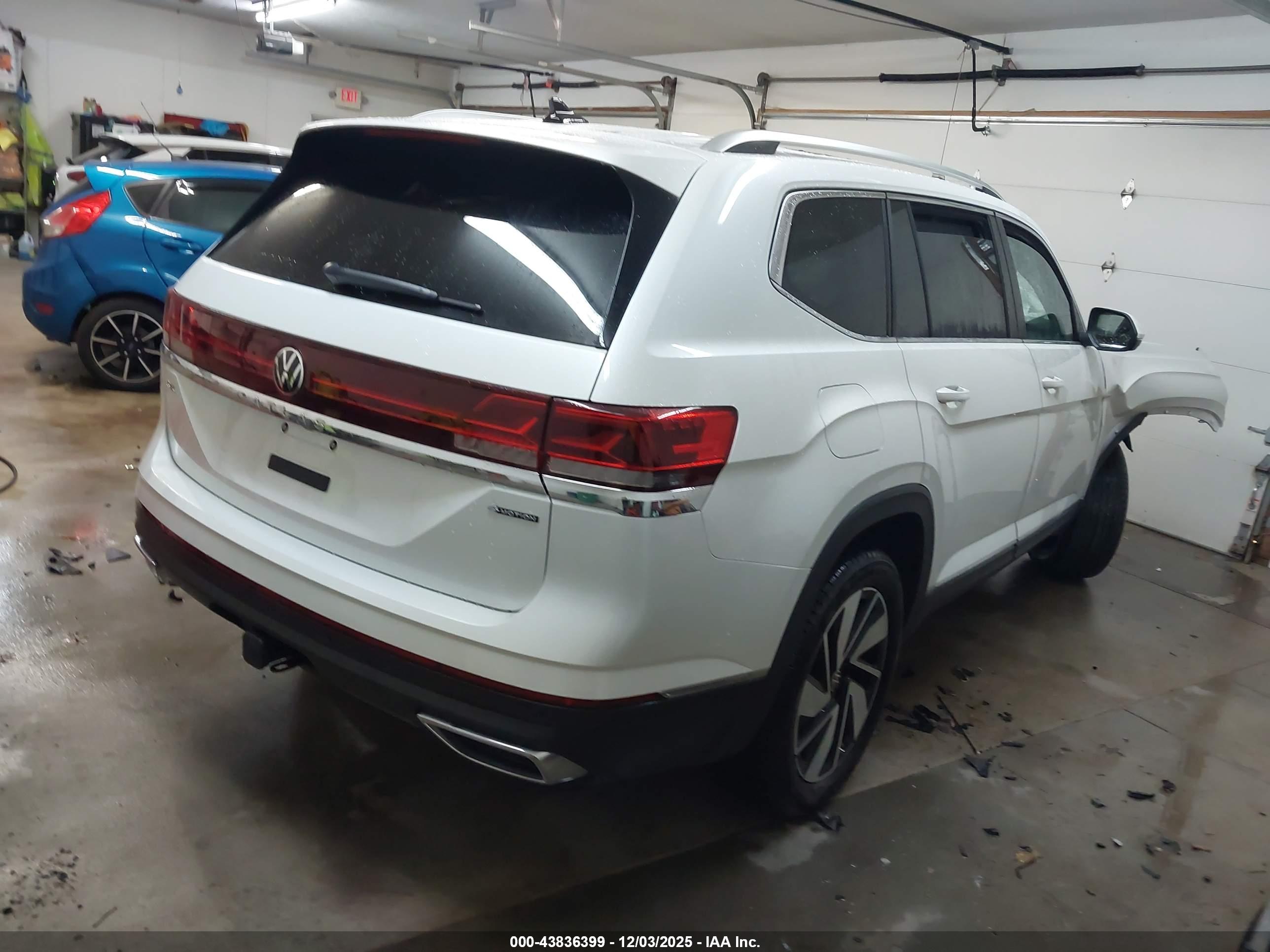 VOLKSWAGEN ATLAS image 4