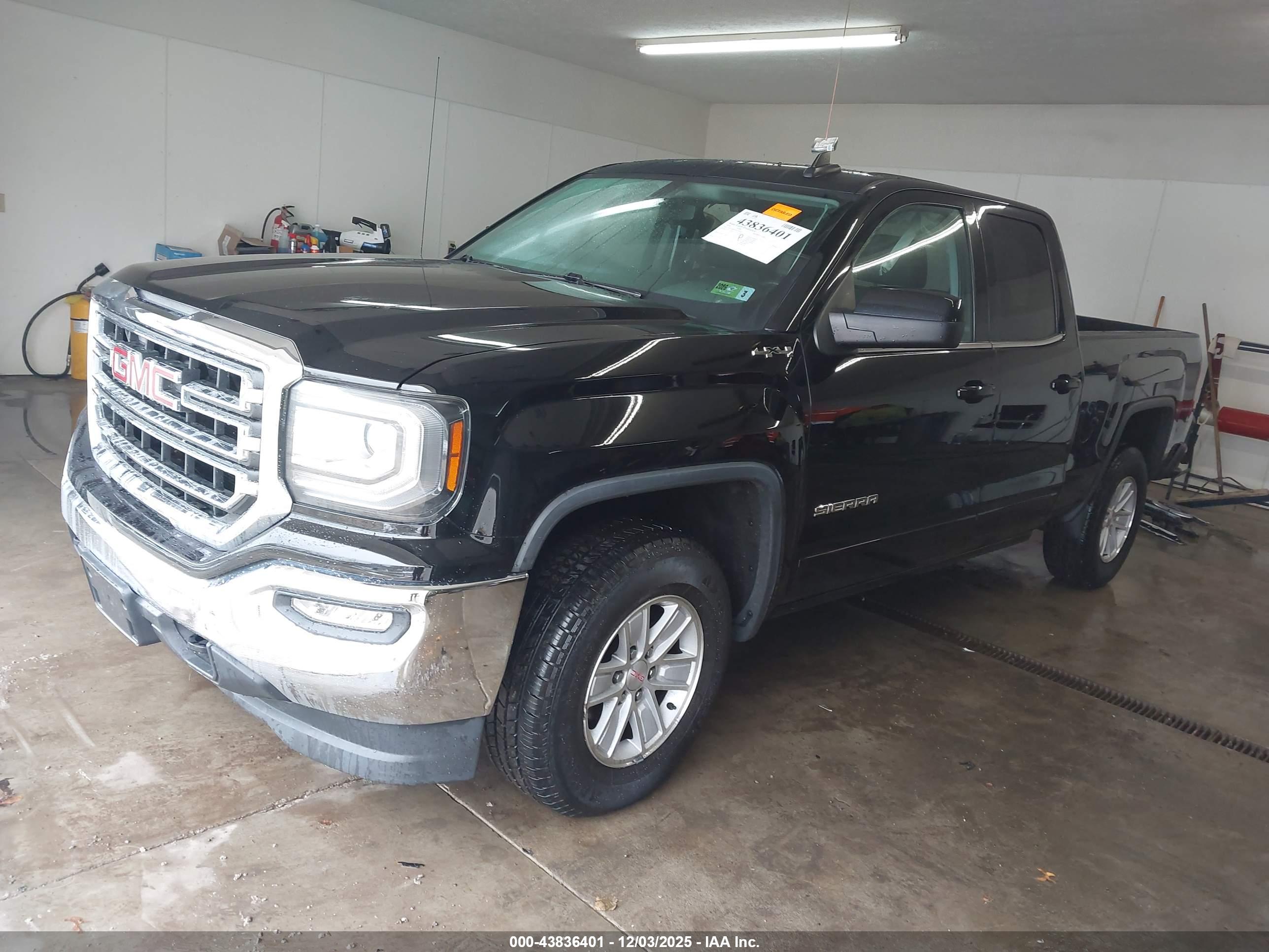 GMC SIERRA image 2