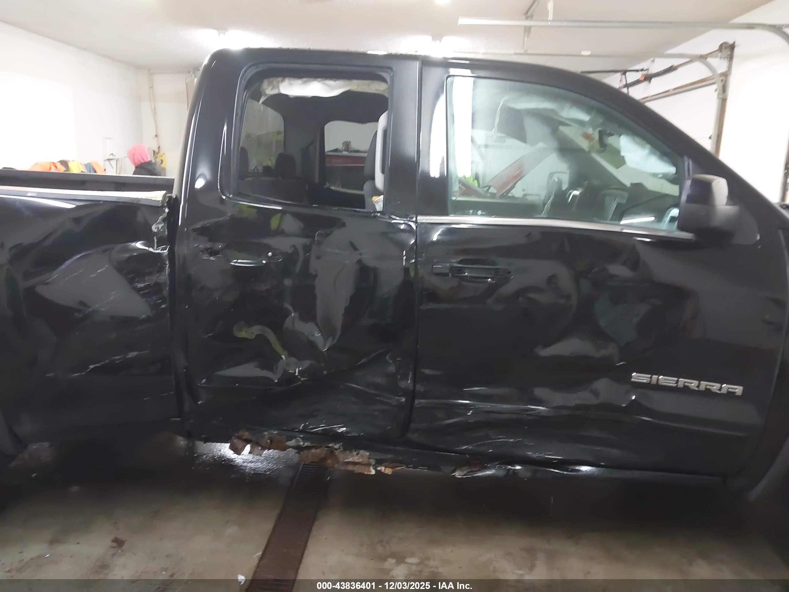 GMC SIERRA image 6