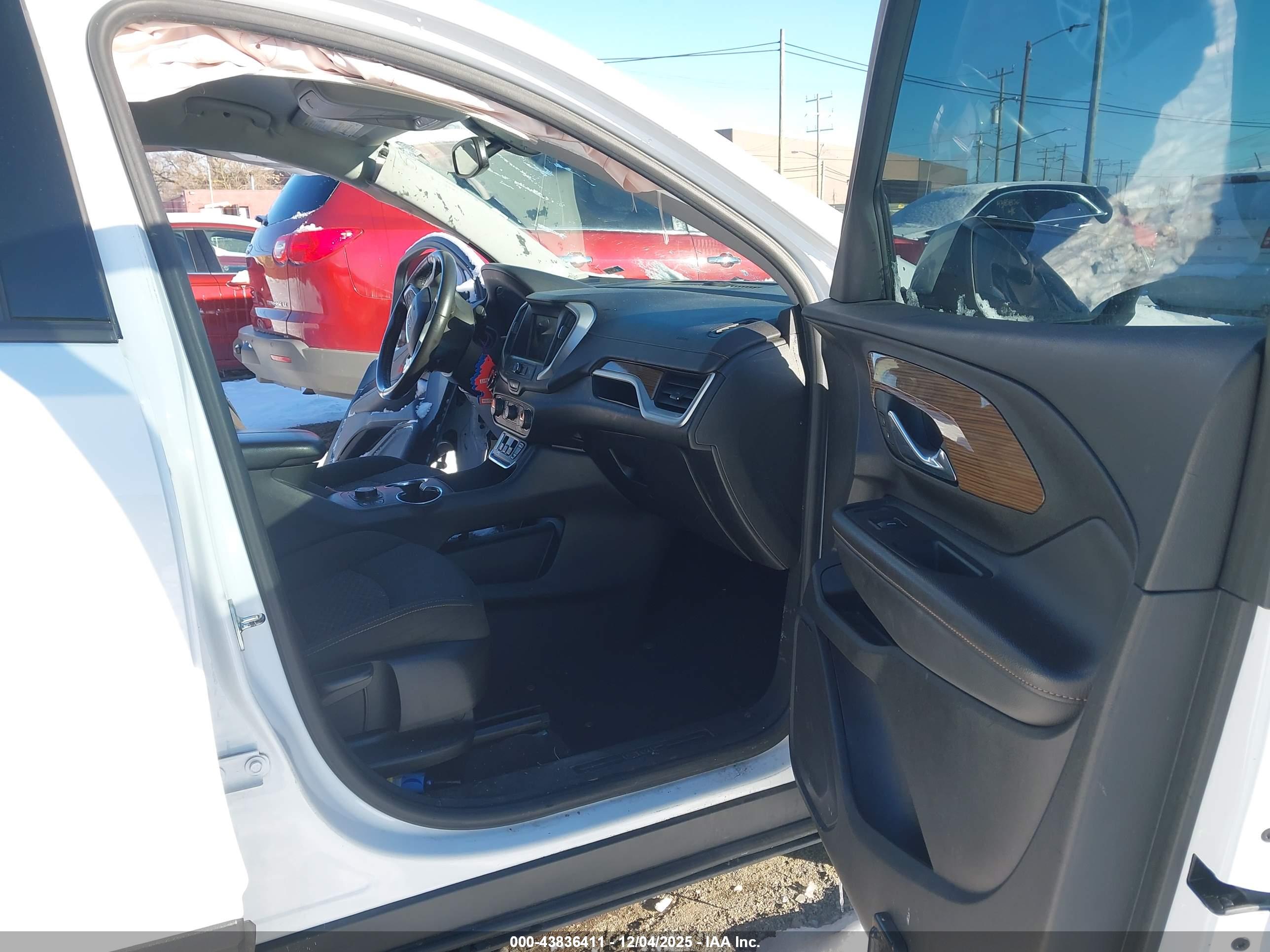 GMC TERRAIN image 5