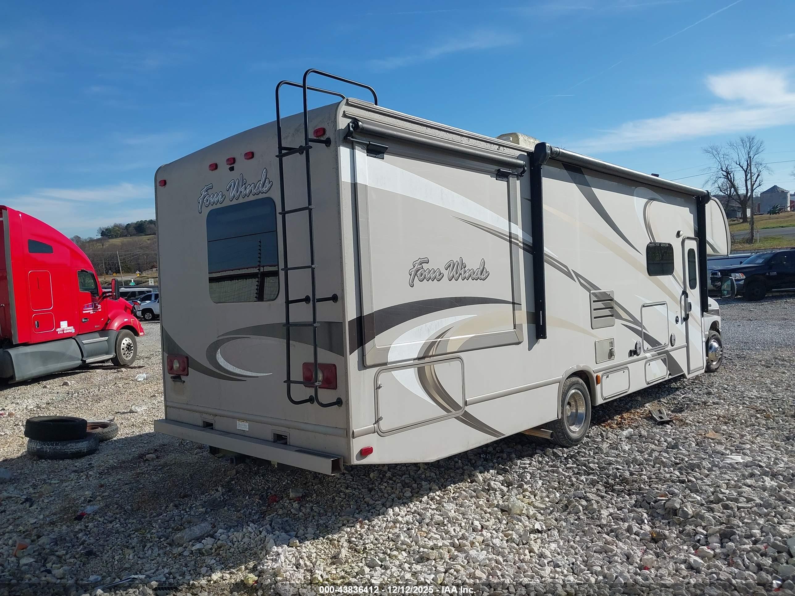 FORD E-450 image 4