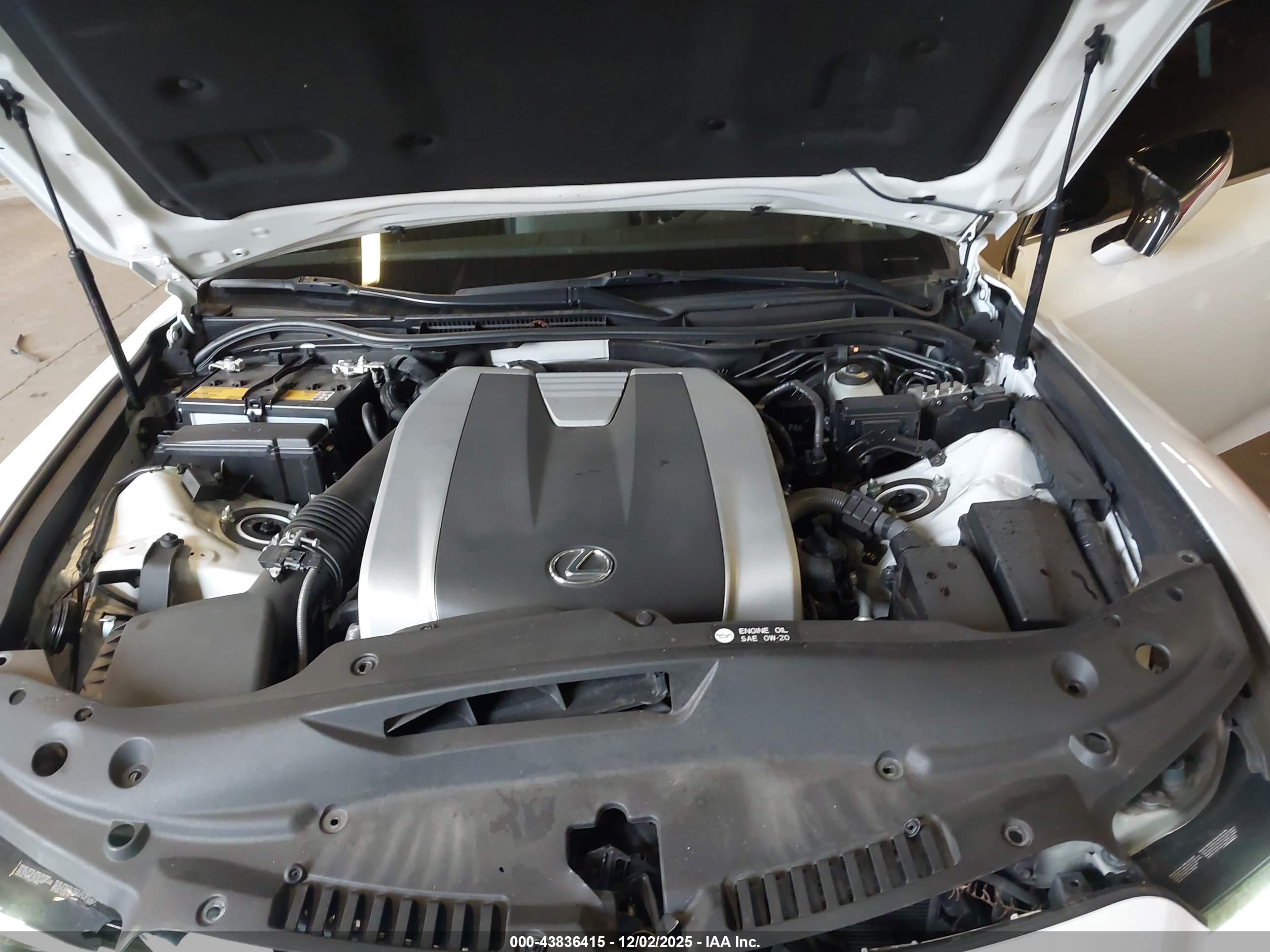 LEXUS IS image 10