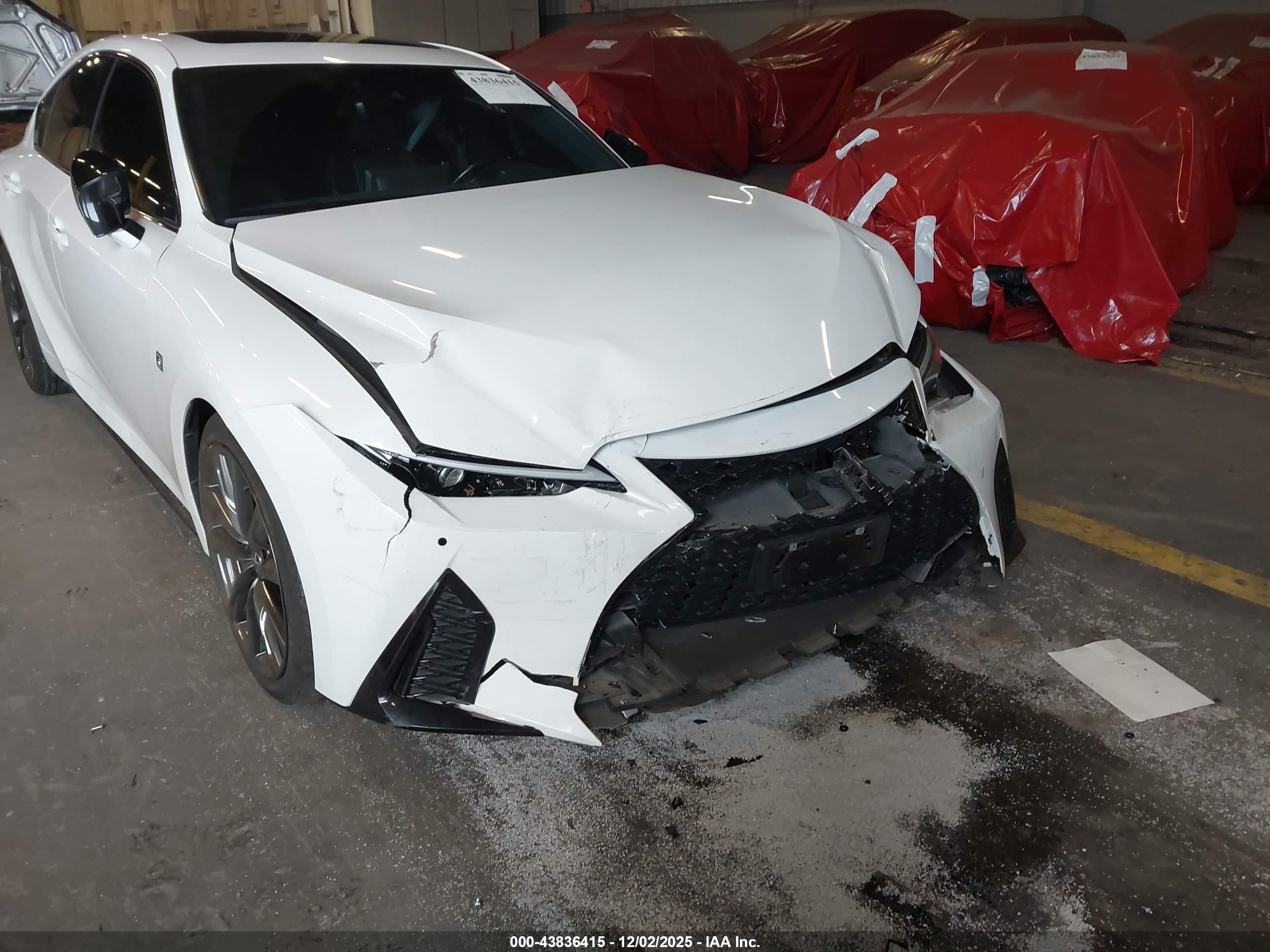 LEXUS IS image 6
