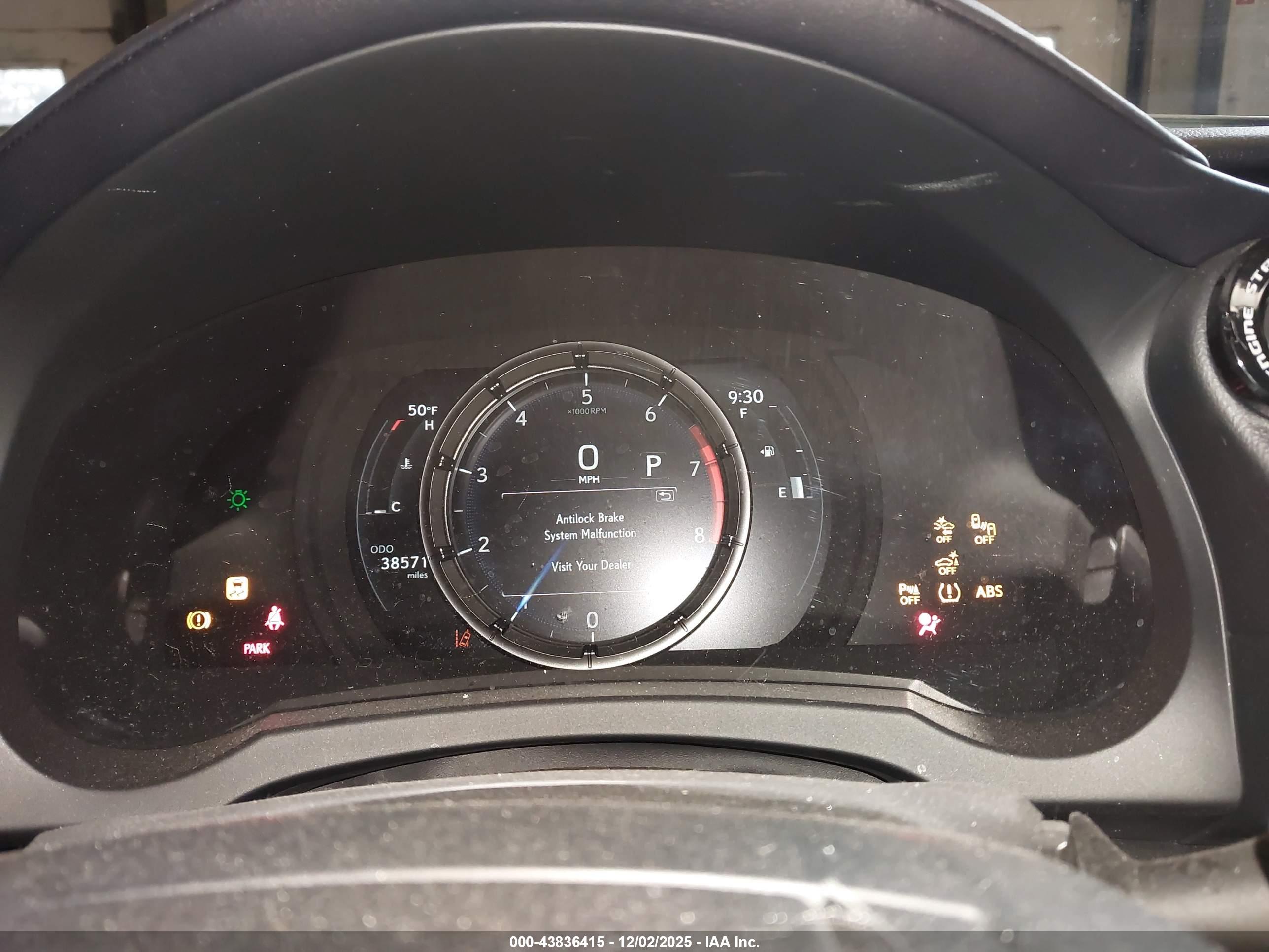 LEXUS IS image 7