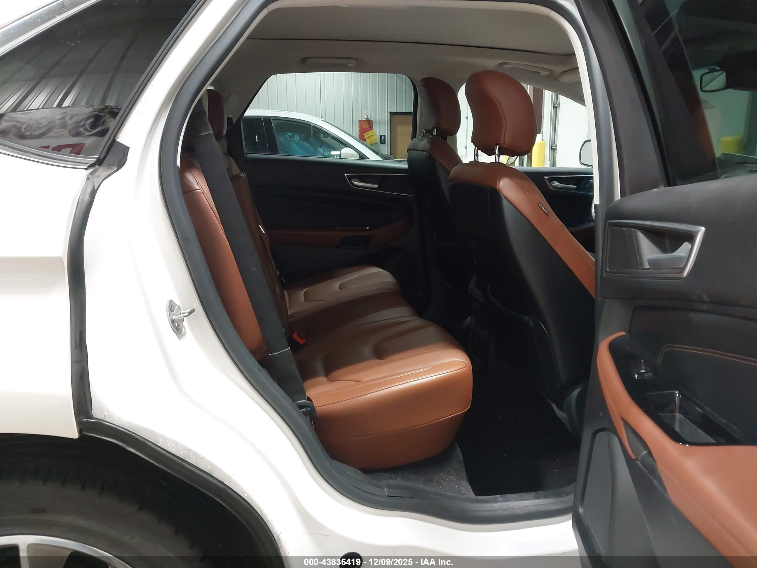 FORD EDGE image 8